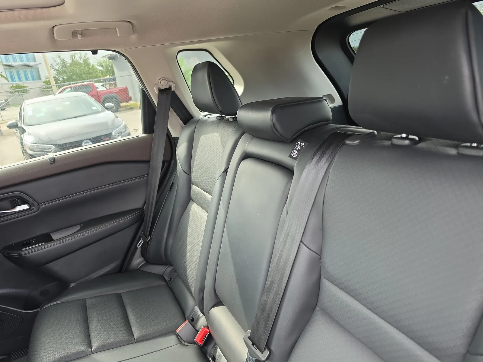 2023 Nissan Rogue SV photo 13