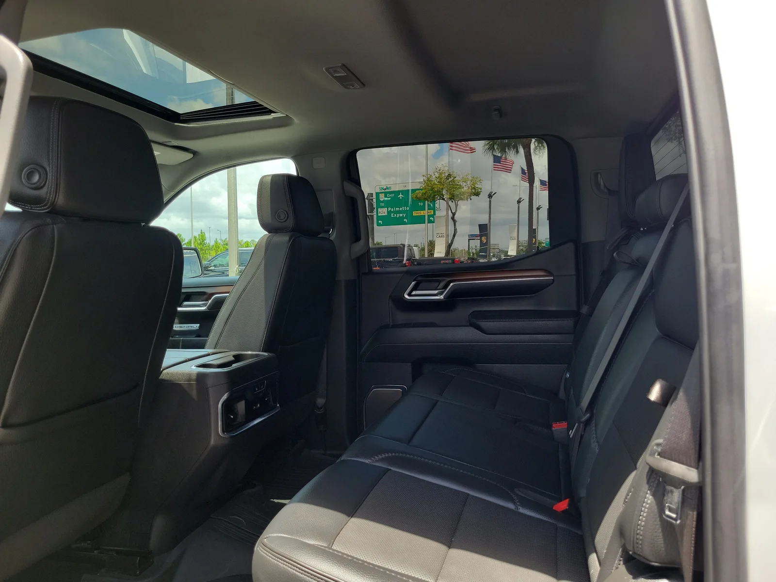 2024 GMC Sierra 1500 Denali photo 15