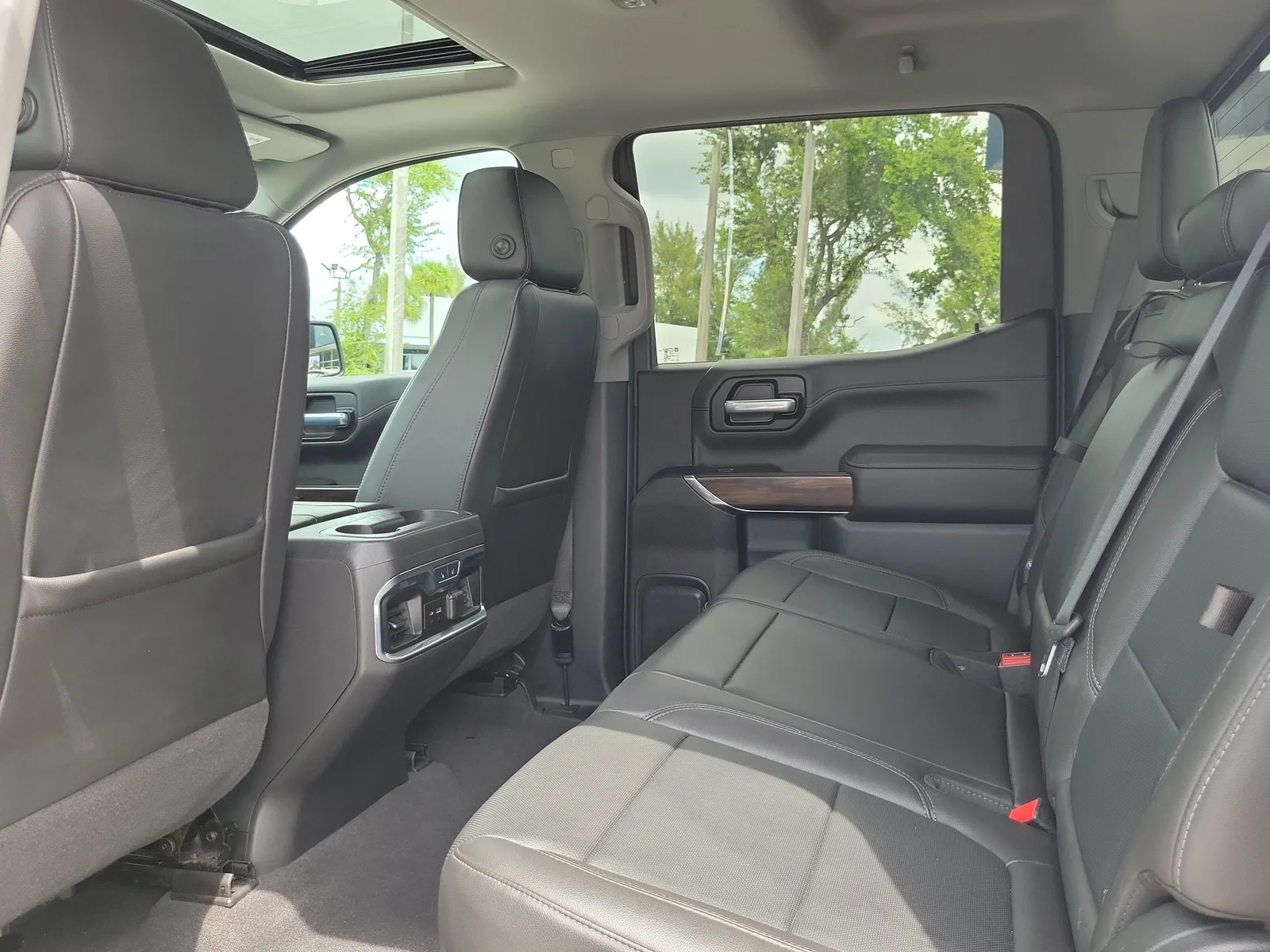 2020 GMC Sierra 1500 SLT photo 15