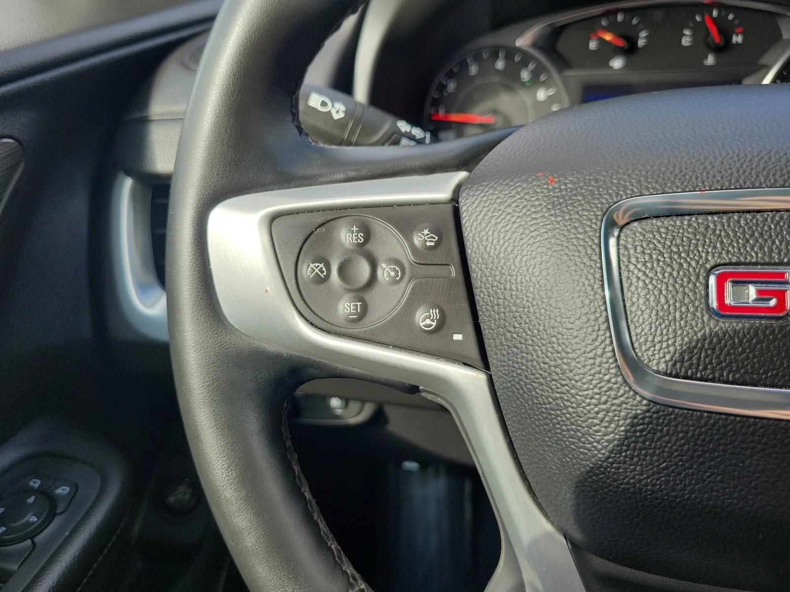 2024 GMC Terrain SLT photo 20