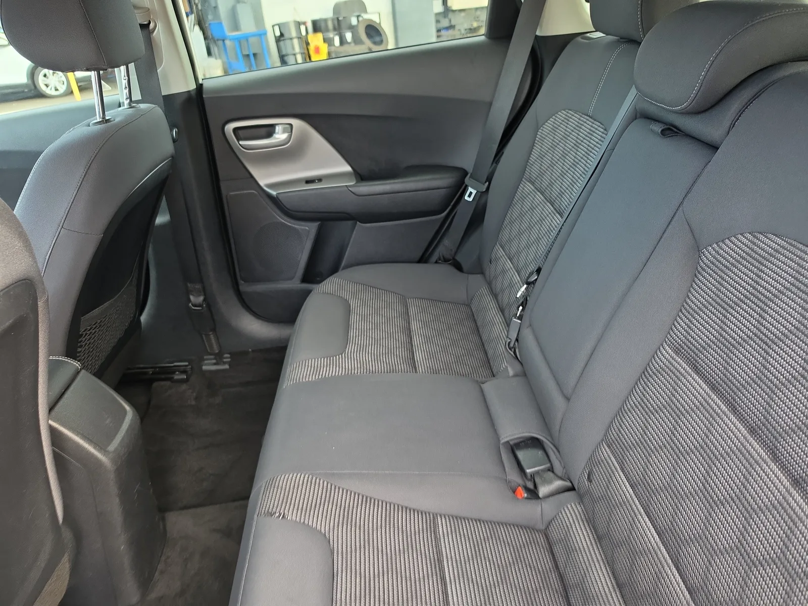 2017 Kia Niro LX photo 9