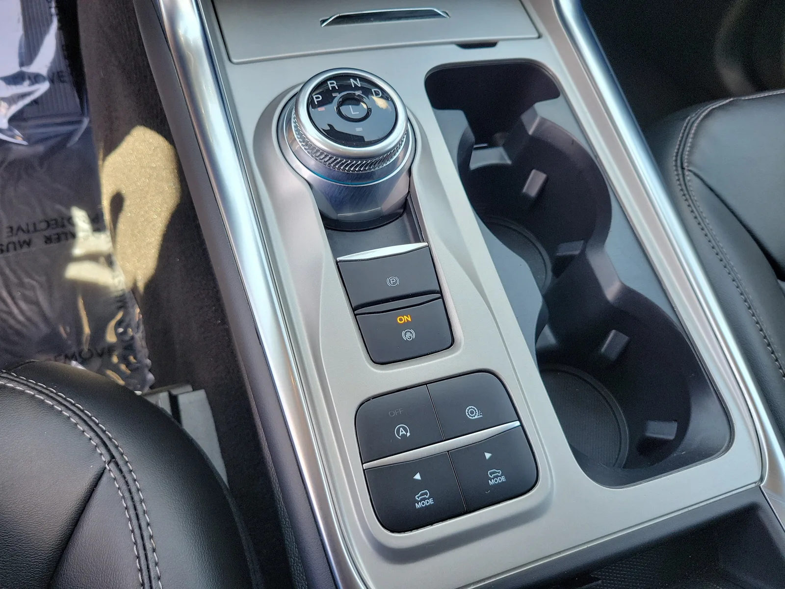 2023 Ford Explorer XLT photo 27