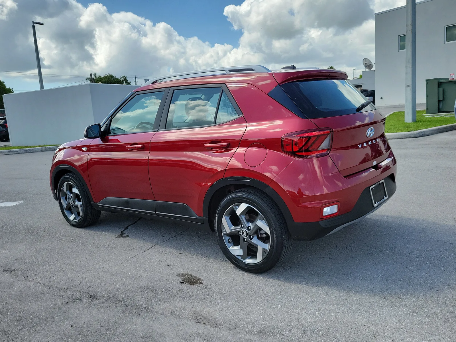 2025 Hyundai Venue SEL photo 7