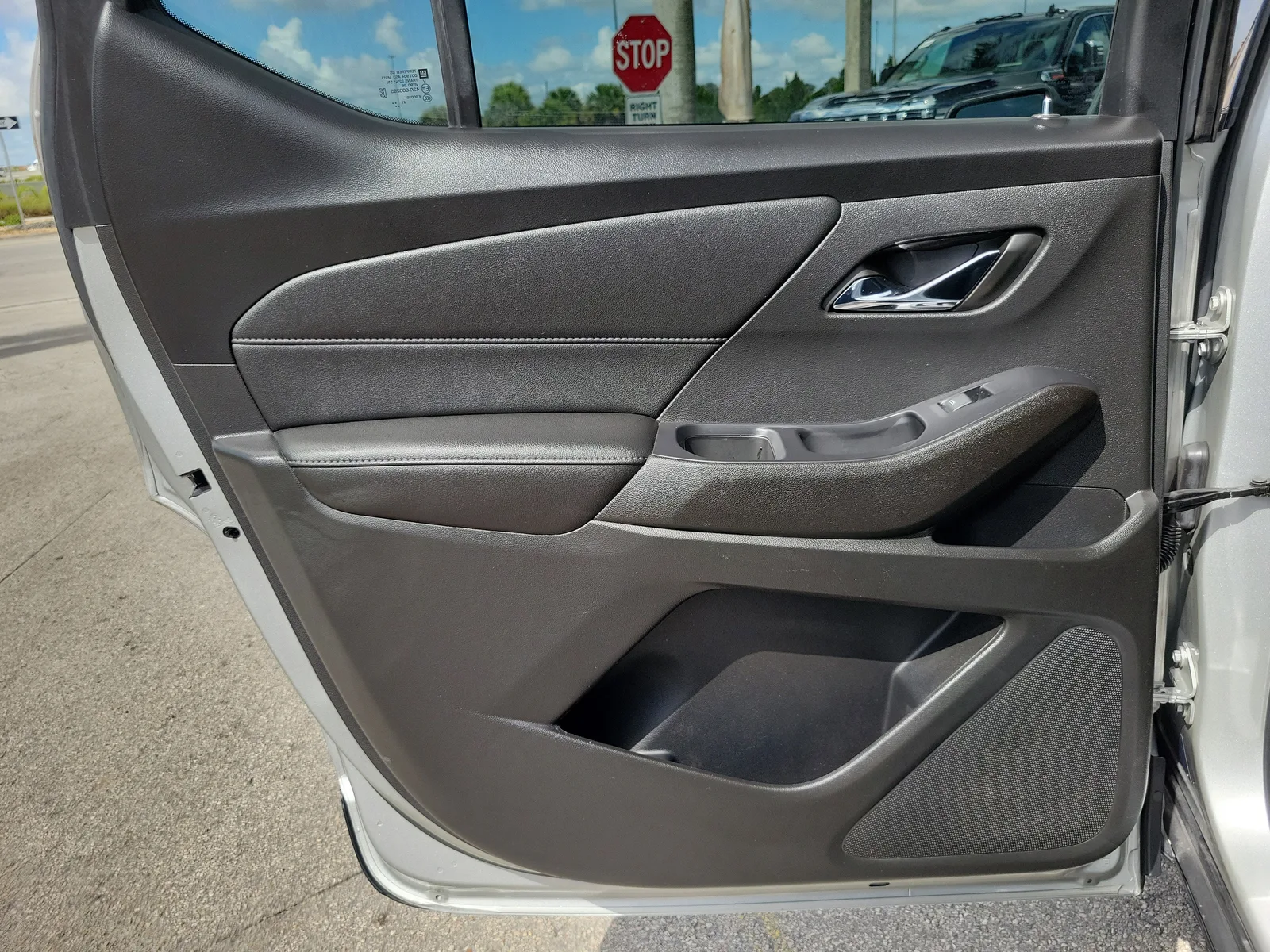 2022 Chevrolet Traverse LT Cloth photo 12