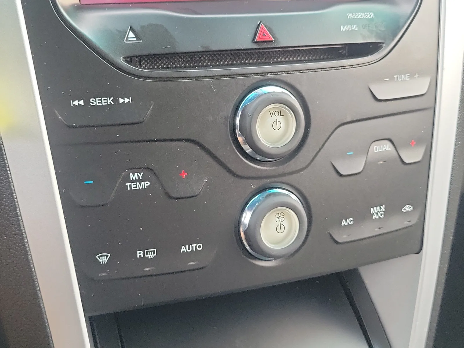 2014 Ford Explorer XLT photo 30