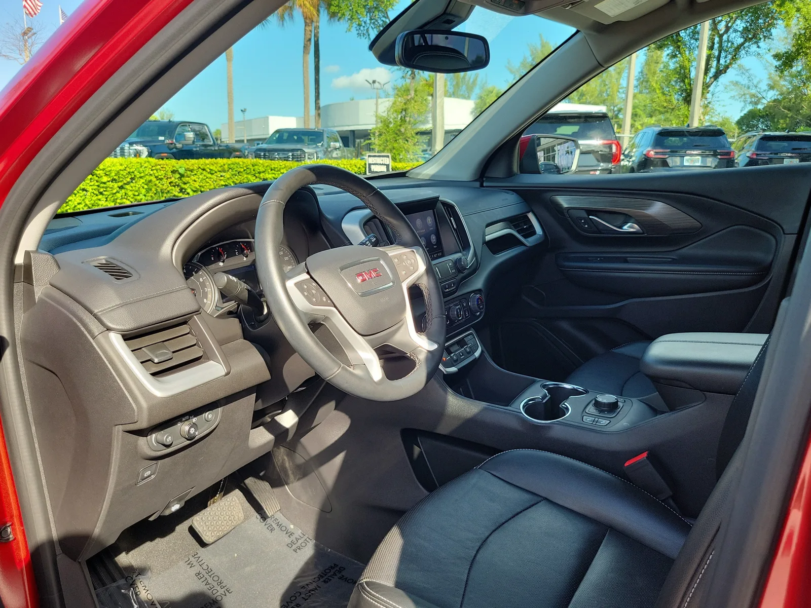 2024 GMC Terrain SLT photo 11