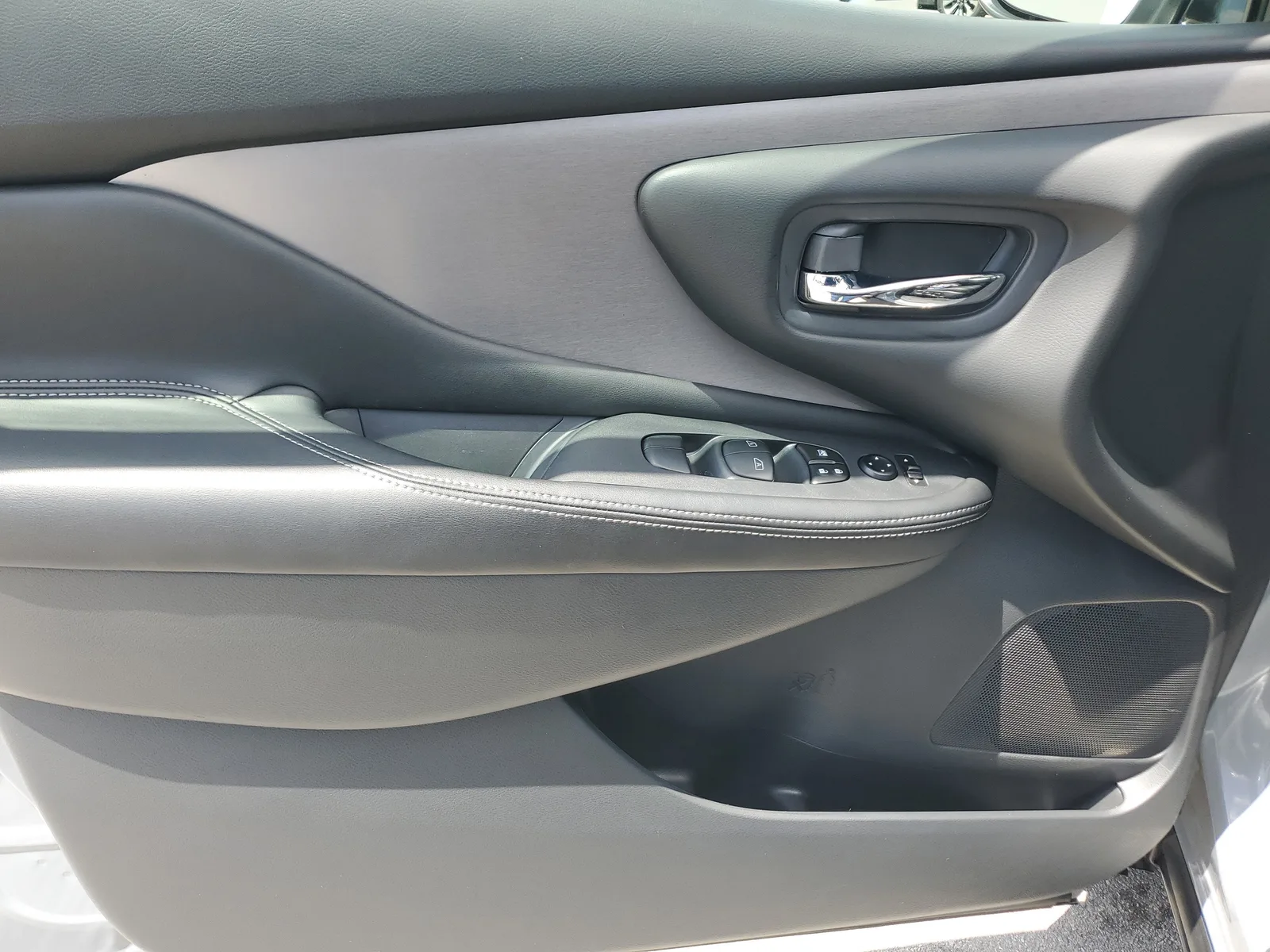 2024 Nissan Murano SV photo 25