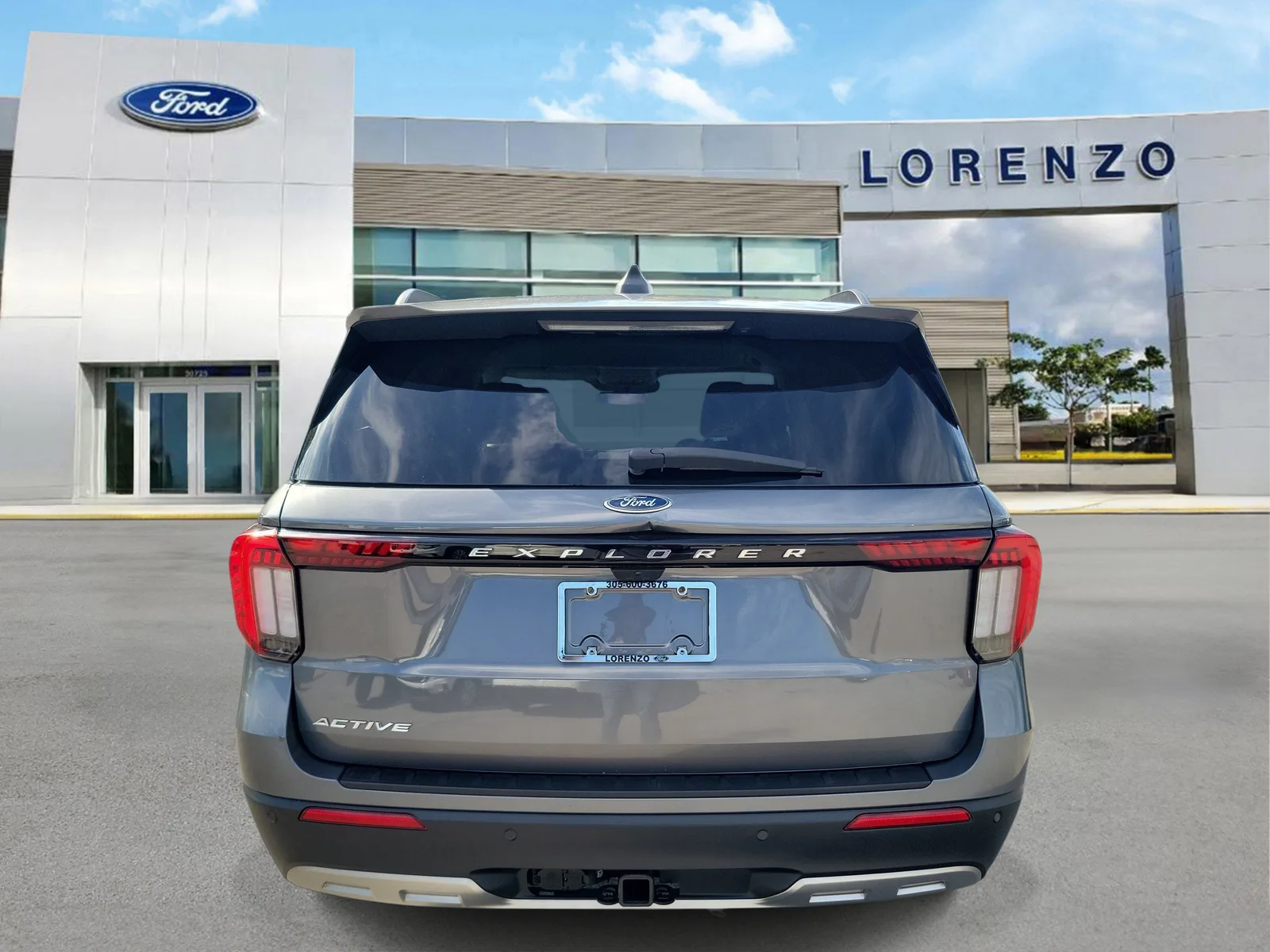 2025 Ford Explorer Active photo 6