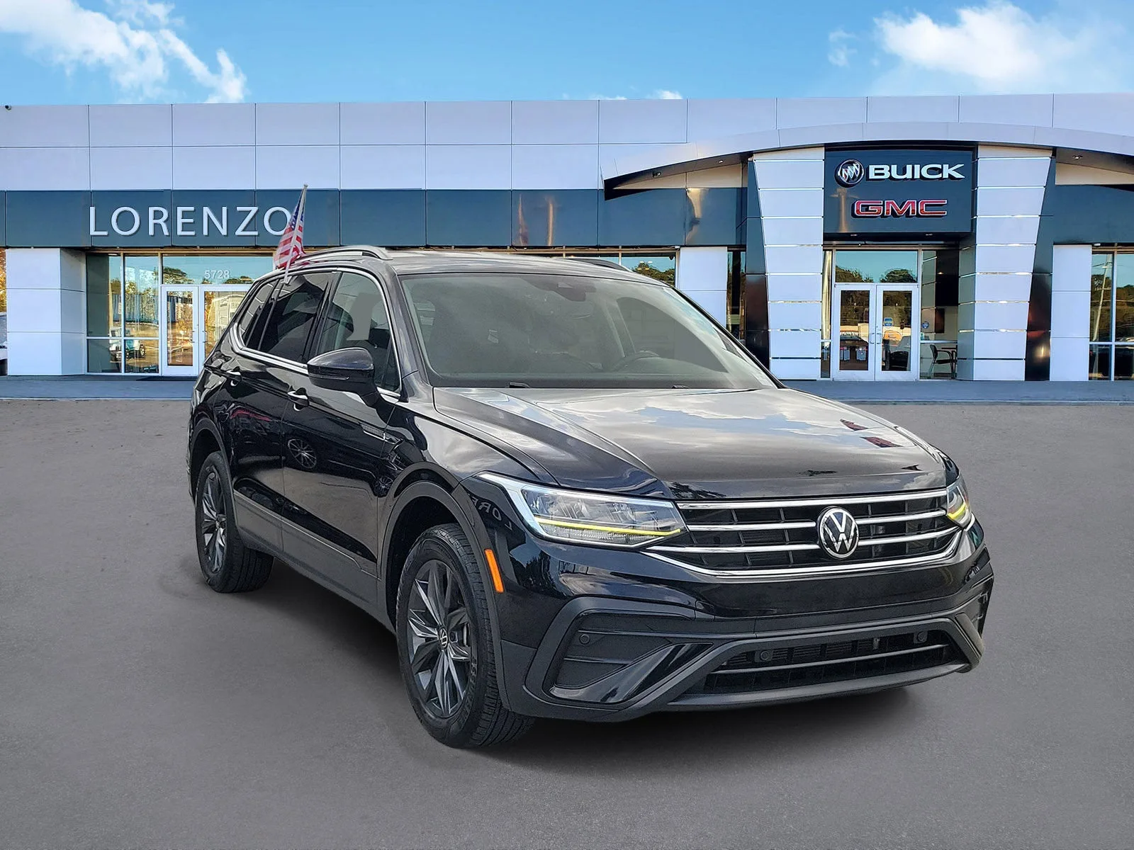 2022 Volkswagen Tiguan SE photo 3