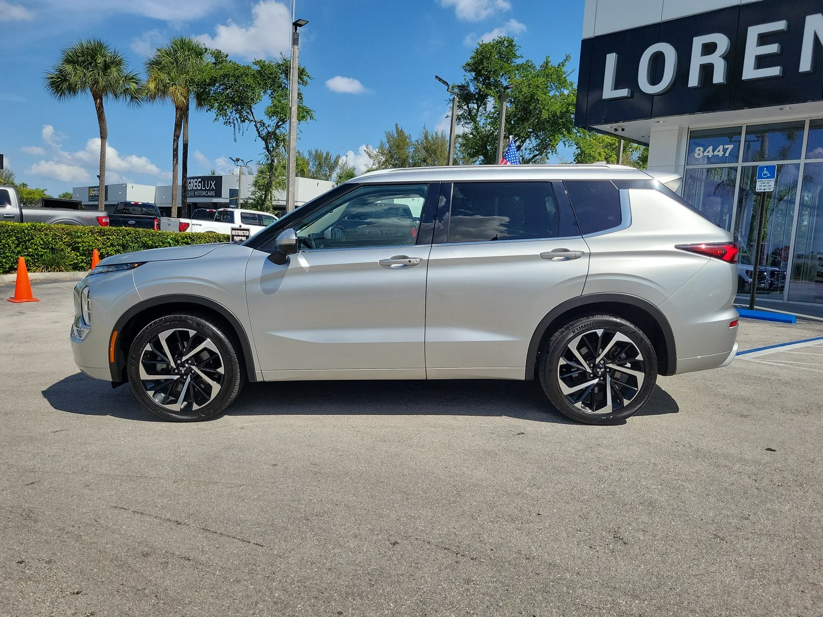 2022 Mitsubishi Outlander SEL photo 8