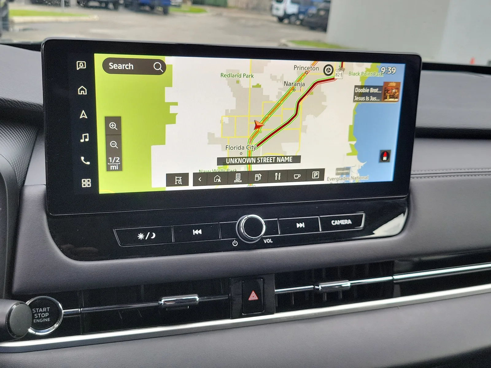 2025 Mitsubishi Outlander SE photo 10