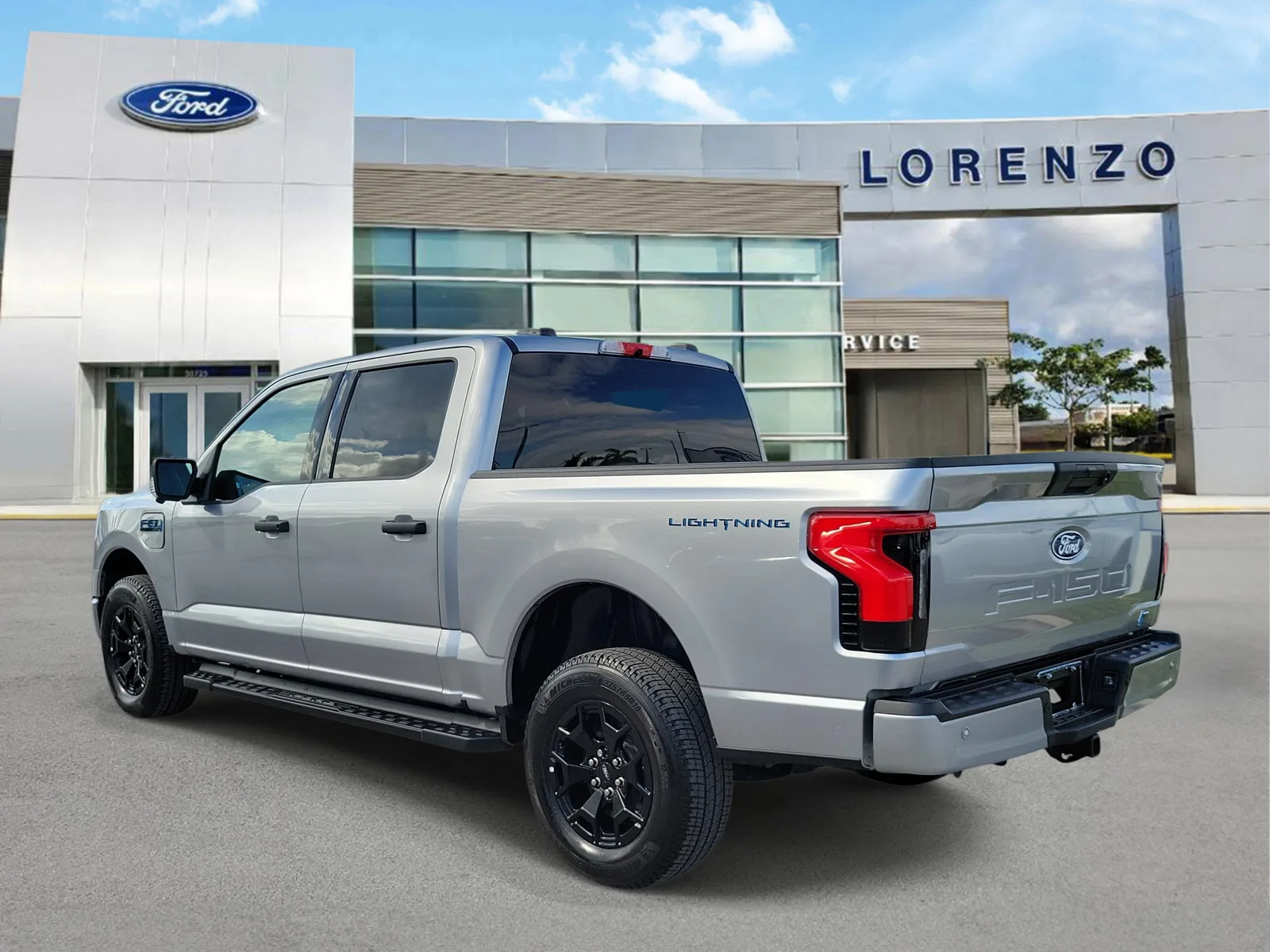 2025 Ford F-150 Lightning XLT photo 7