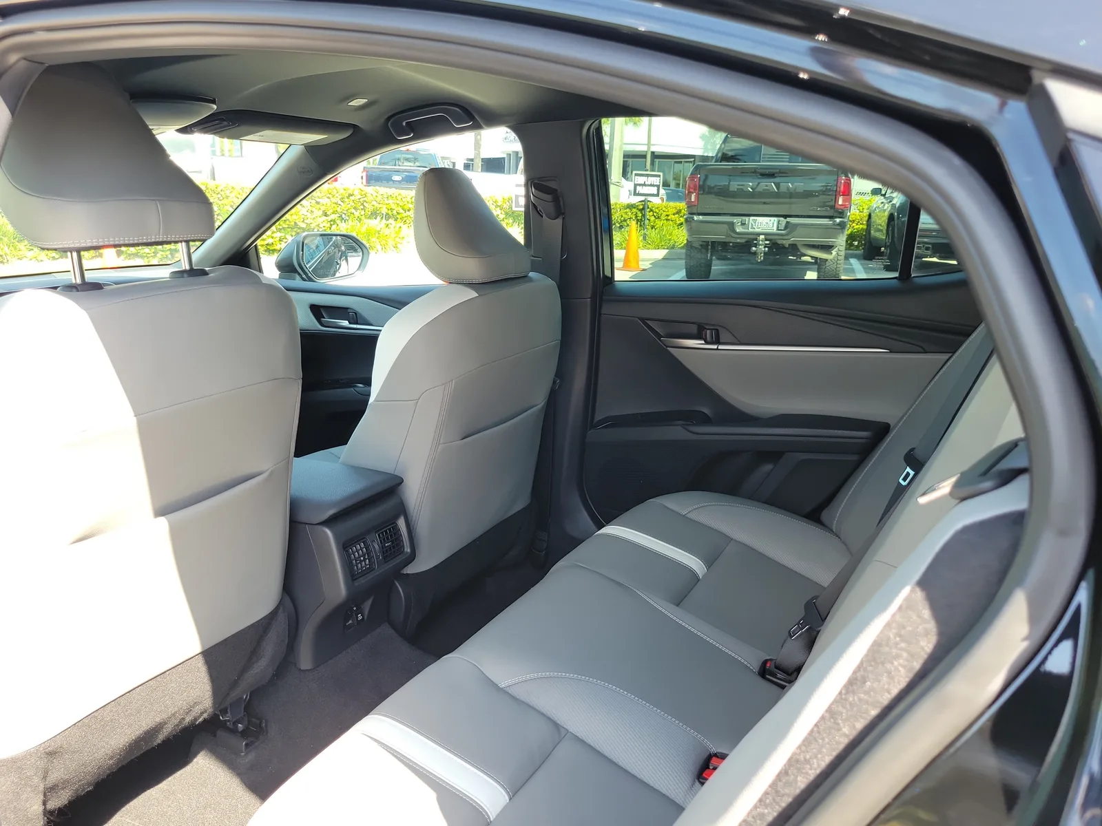 2025 Toyota Camry LE photo 13