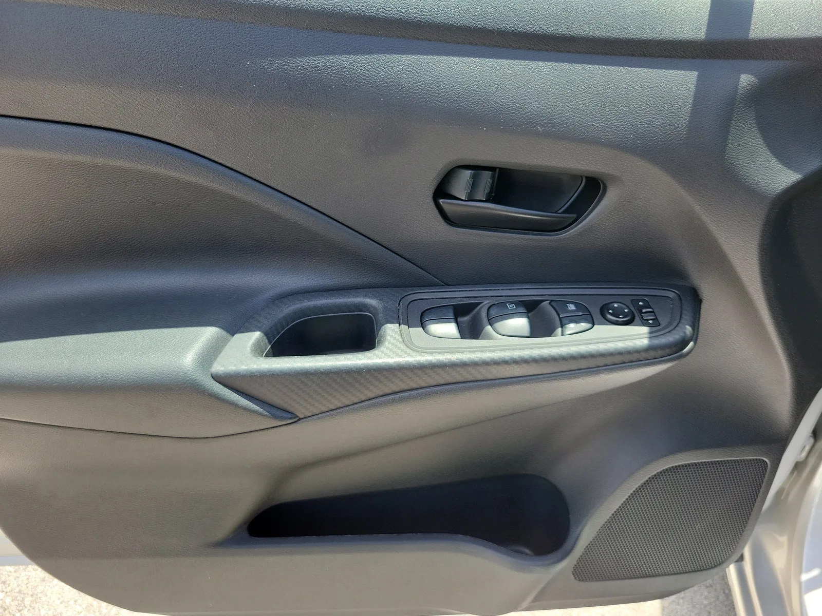 2021 Nissan Versa S photo 24