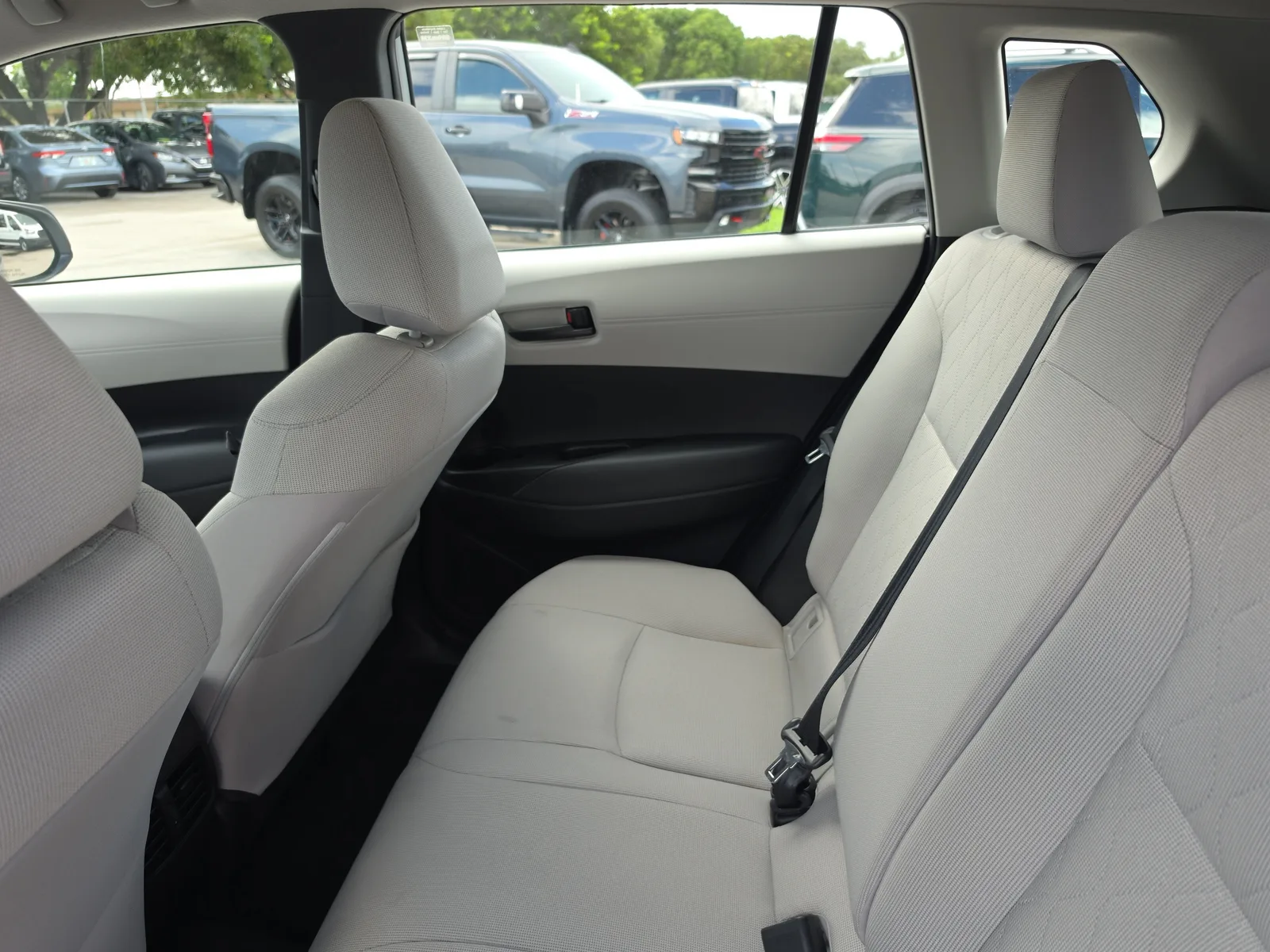2025 Toyota Corolla Cross L photo 16