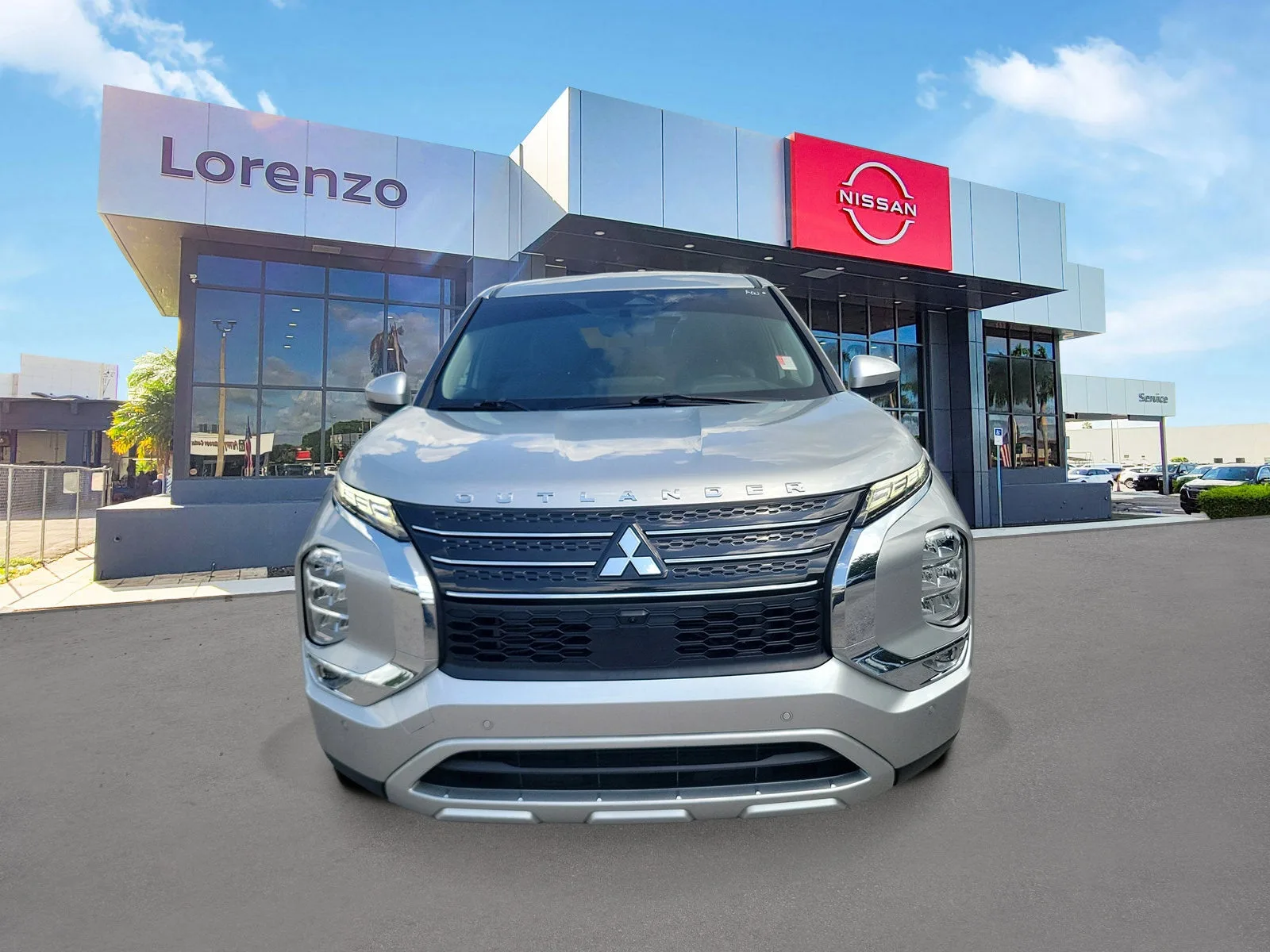 2024 Mitsubishi Outlander SE photo 2
