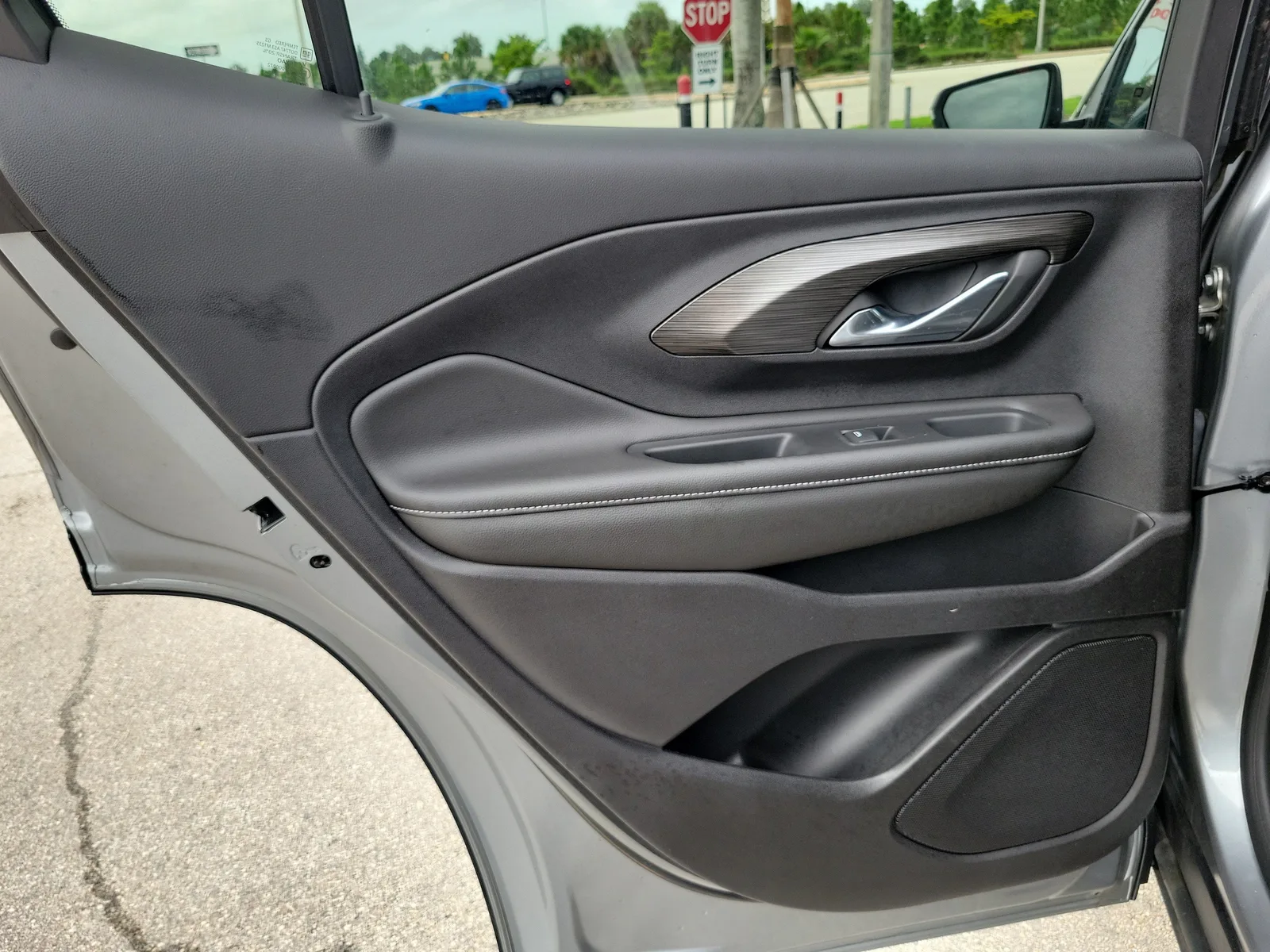 2024 GMC Terrain SLT photo 26