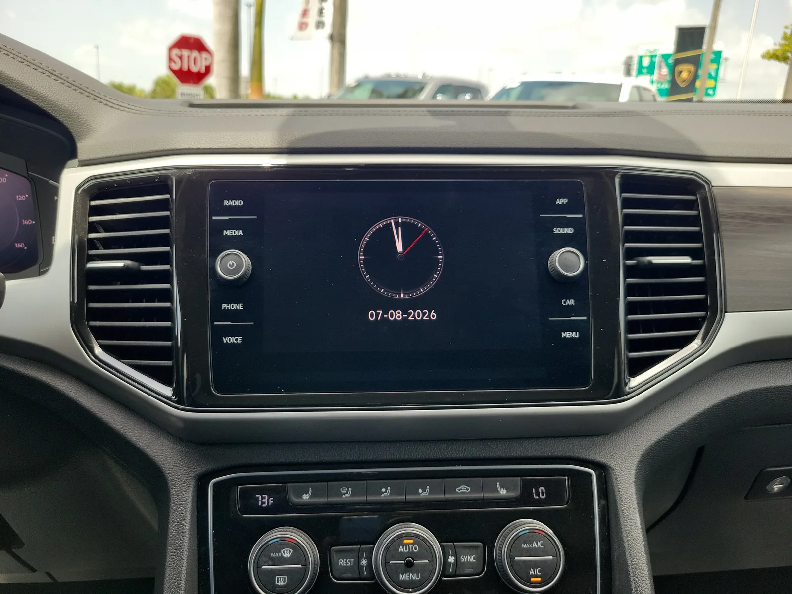 2023 Volkswagen Atlas 3.6L V6 SE w/Technology photo 22