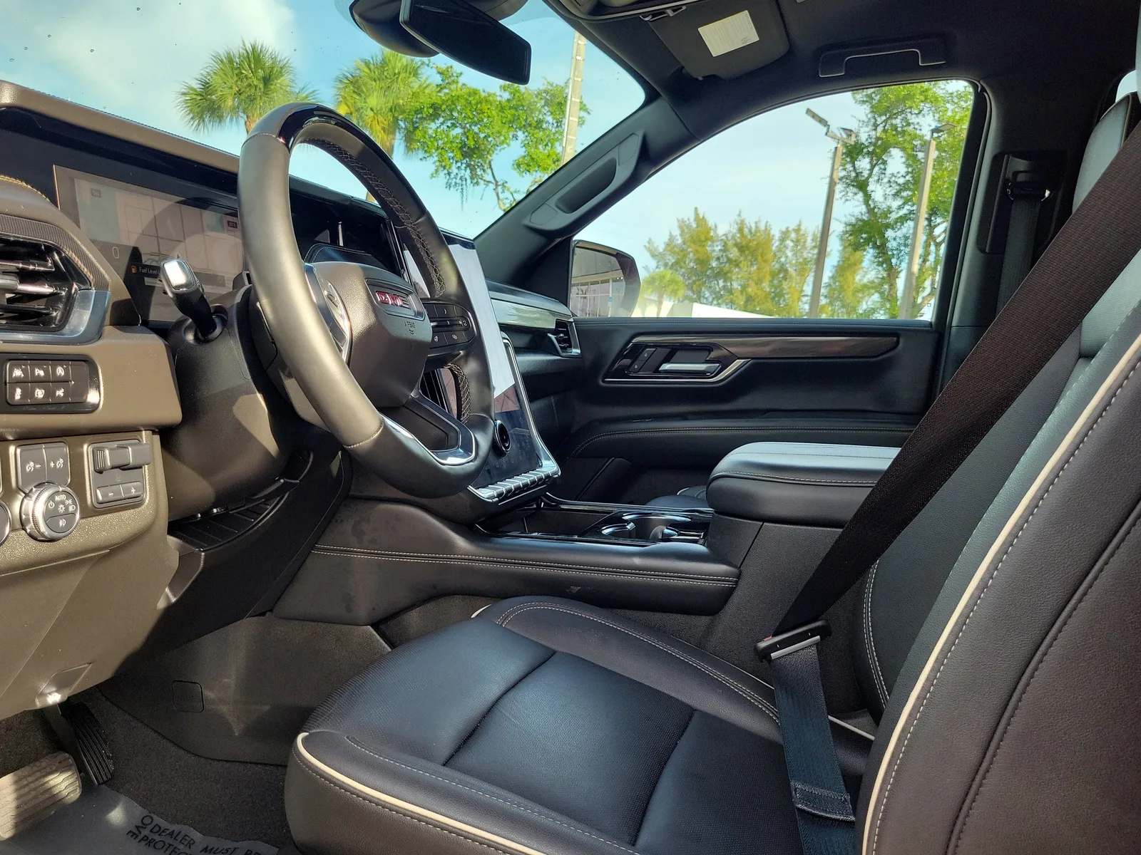 2025 GMC Yukon Elevation photo 17