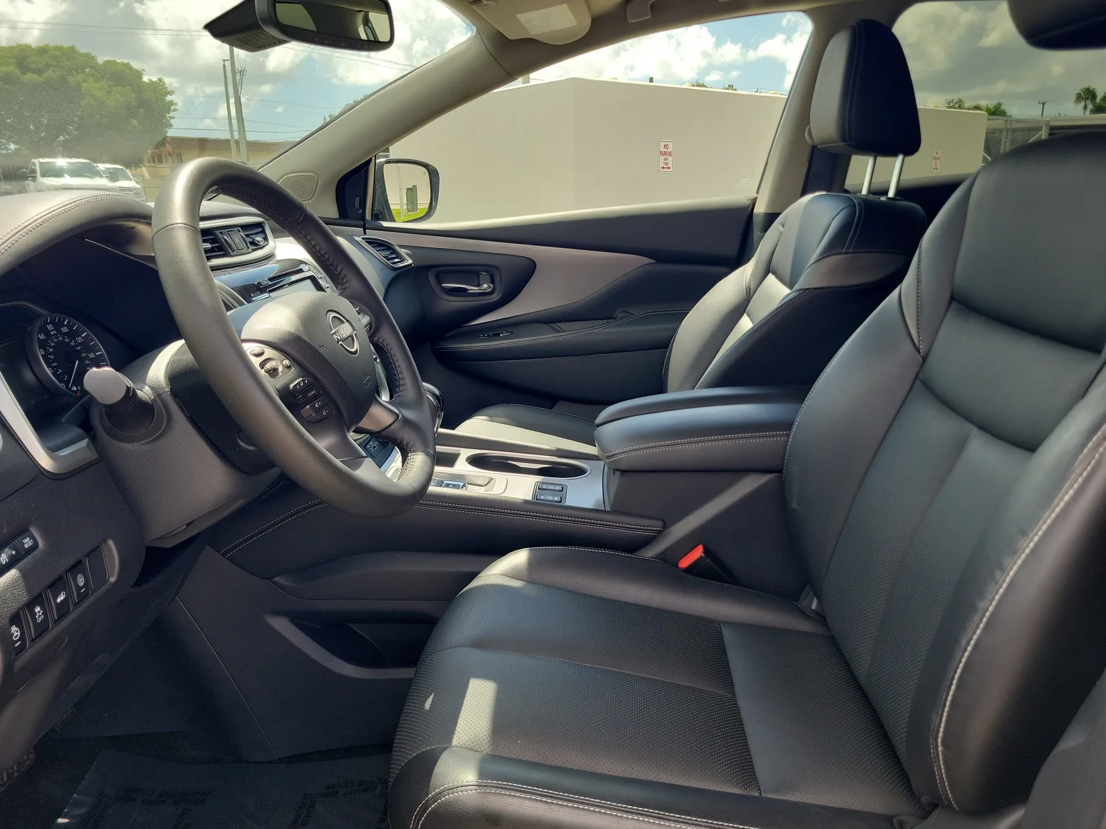 2023 Nissan Murano SL photo 11