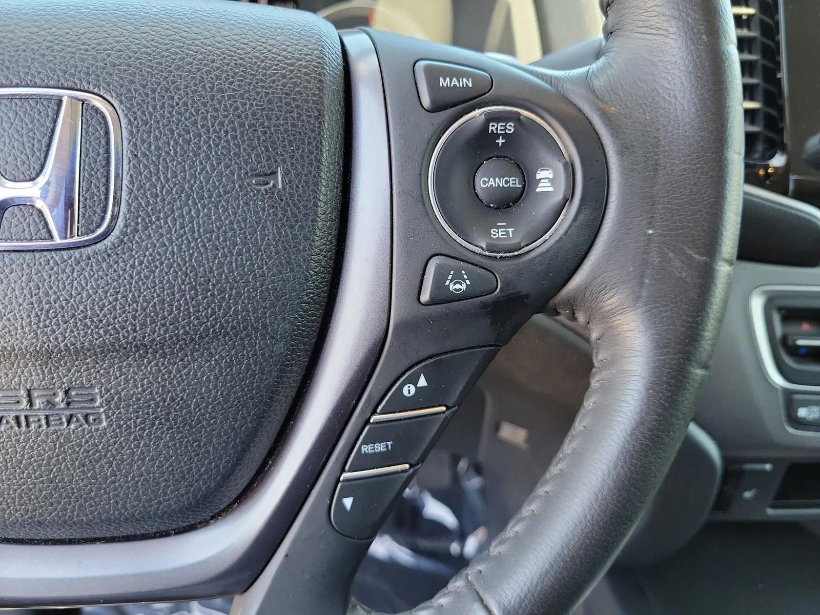 2023 Honda Ridgeline RTL 4WD photo 29