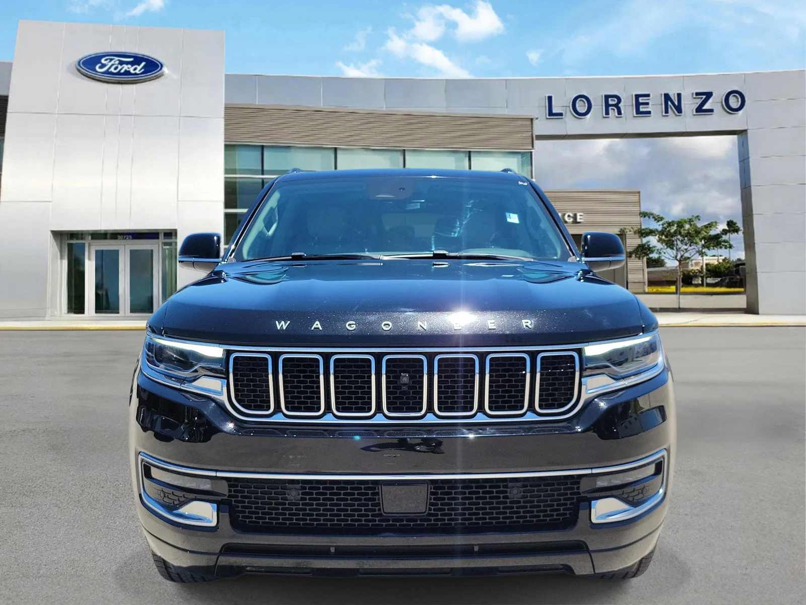2023 Jeep Wagoneer Base photo 2