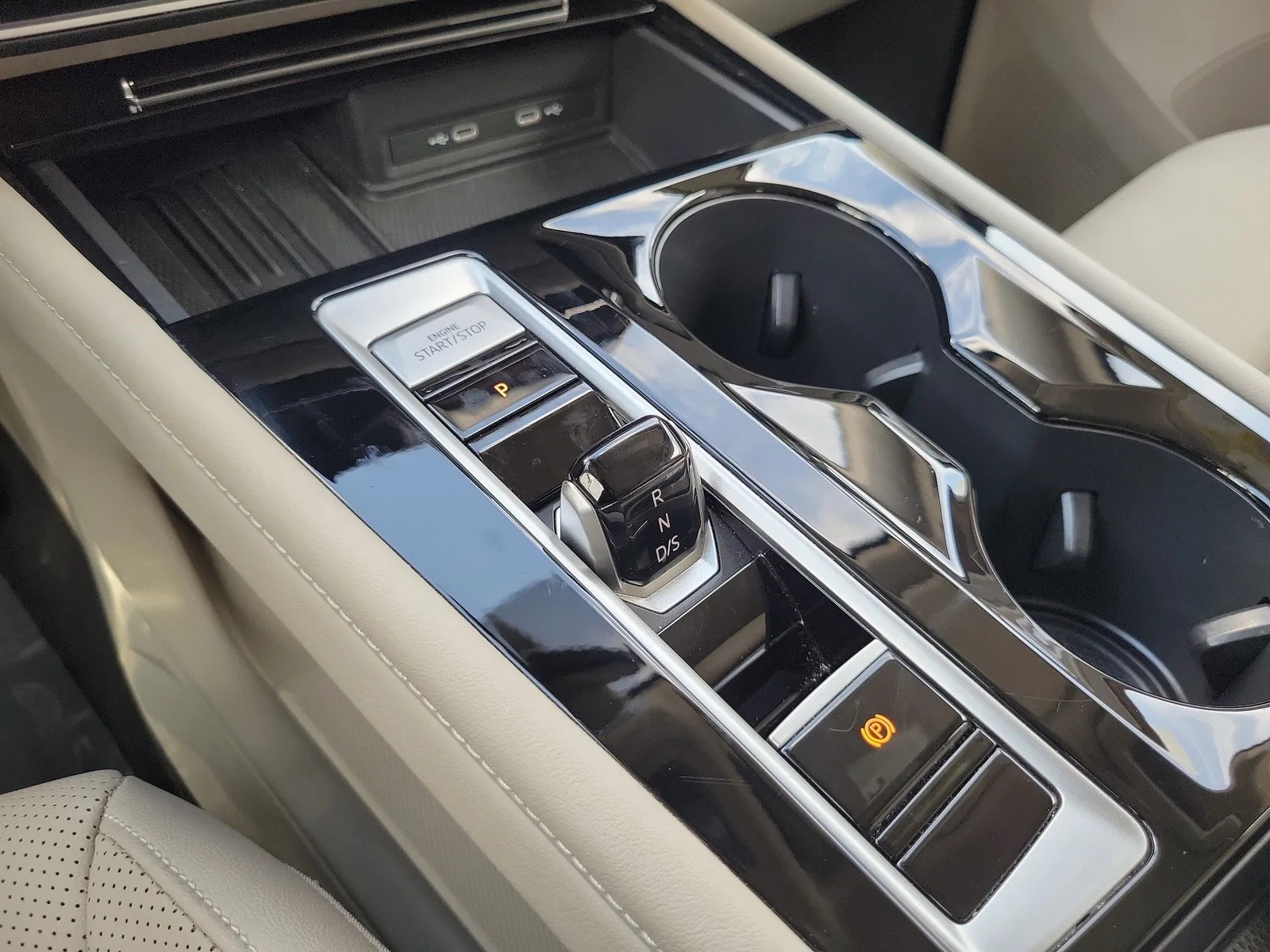 2025 Volkswagen Atlas 2.0T SE w/Technology photo 23