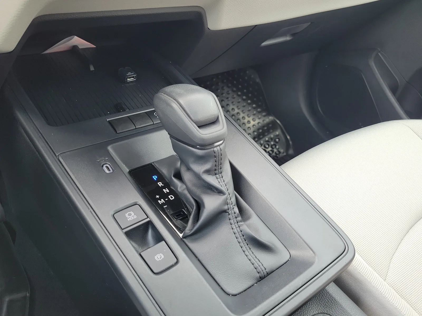 2026 Toyota Corolla Cross L photo 20