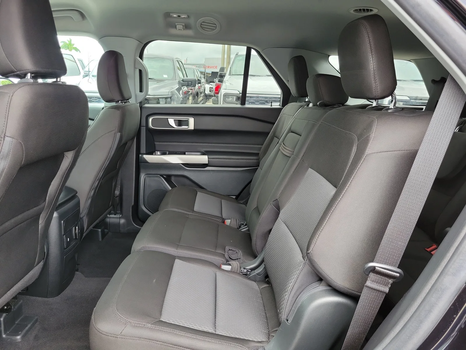 2023 Ford Explorer XLT photo 12