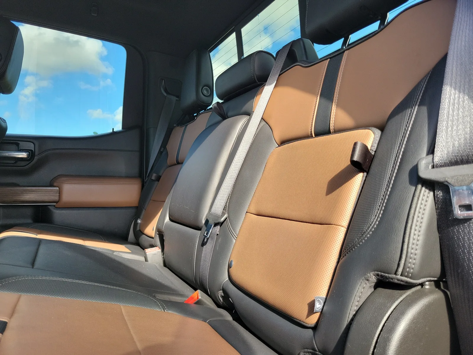 2022 Chevrolet Silverado 1500 LTD High Country photo 14