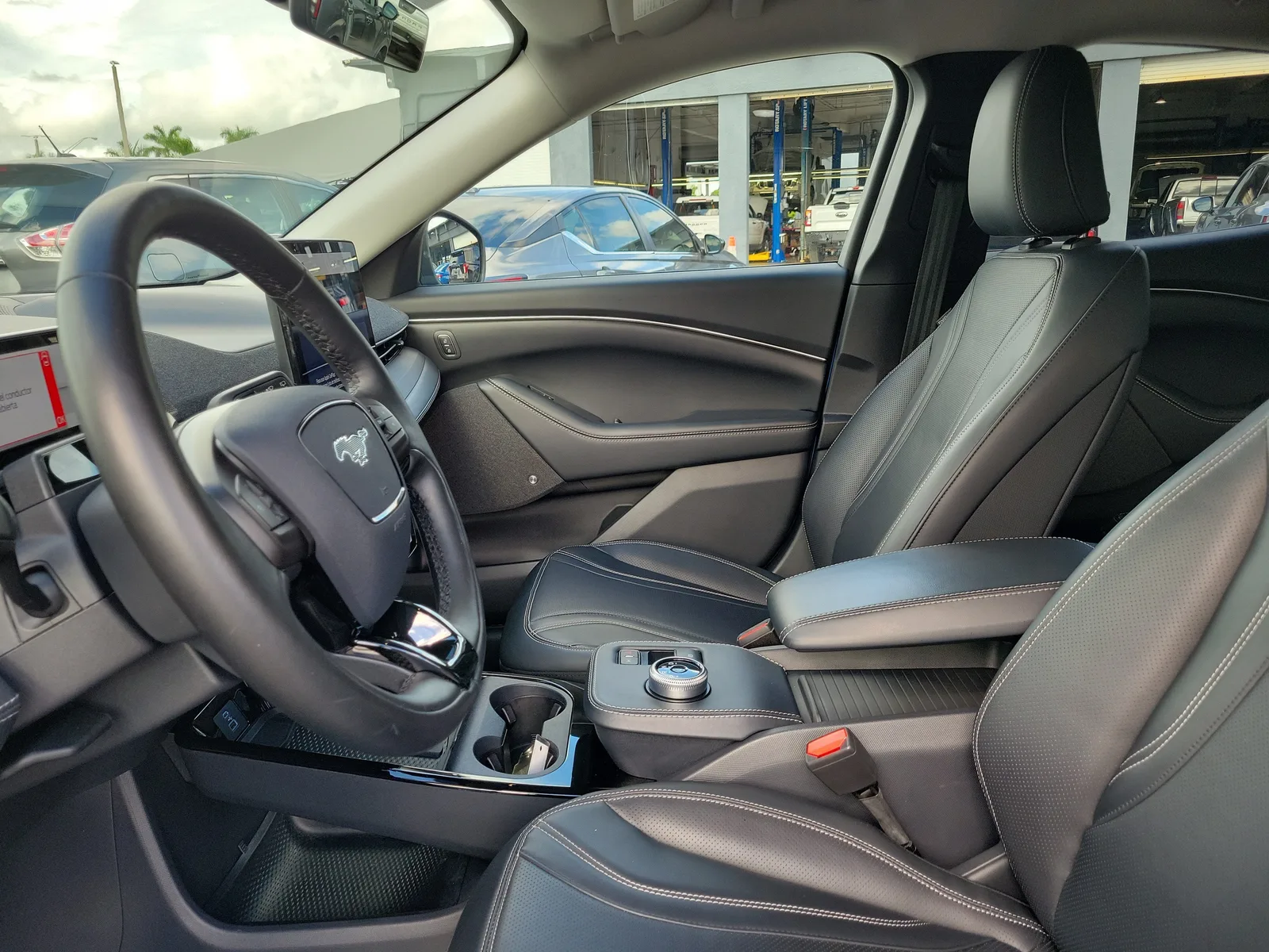 2024 Ford Mustang Mach-E Premium photo 11