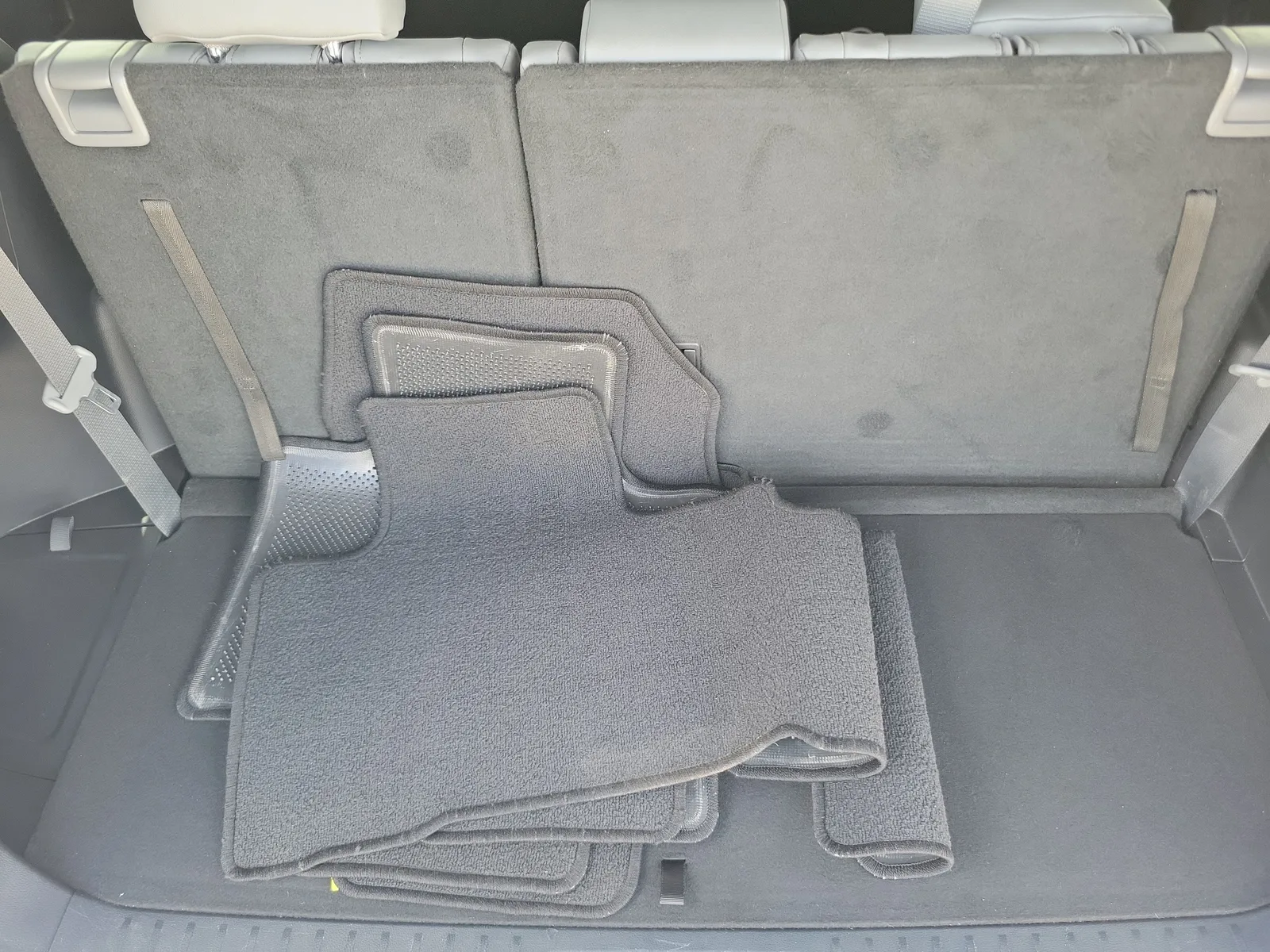 2021 Toyota Highlander XLE photo 17