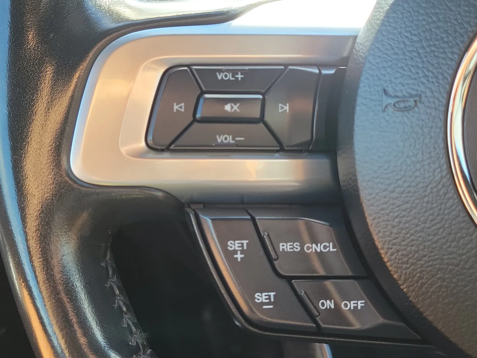 2022 Ford Mustang EcoBoost Premium photo 17