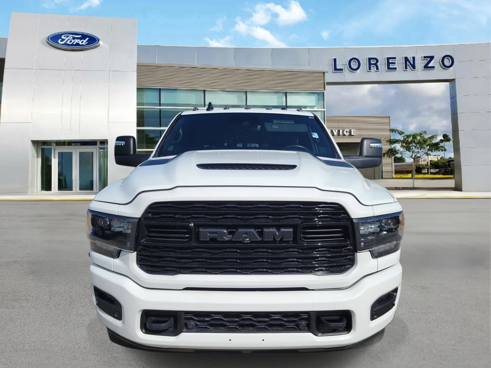 2024 RAM 3500 Limited 4WD Diesel photo 2
