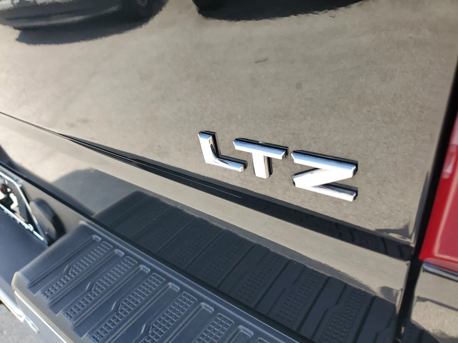 2024 Chevrolet Silverado 1500 LTZ photo 31