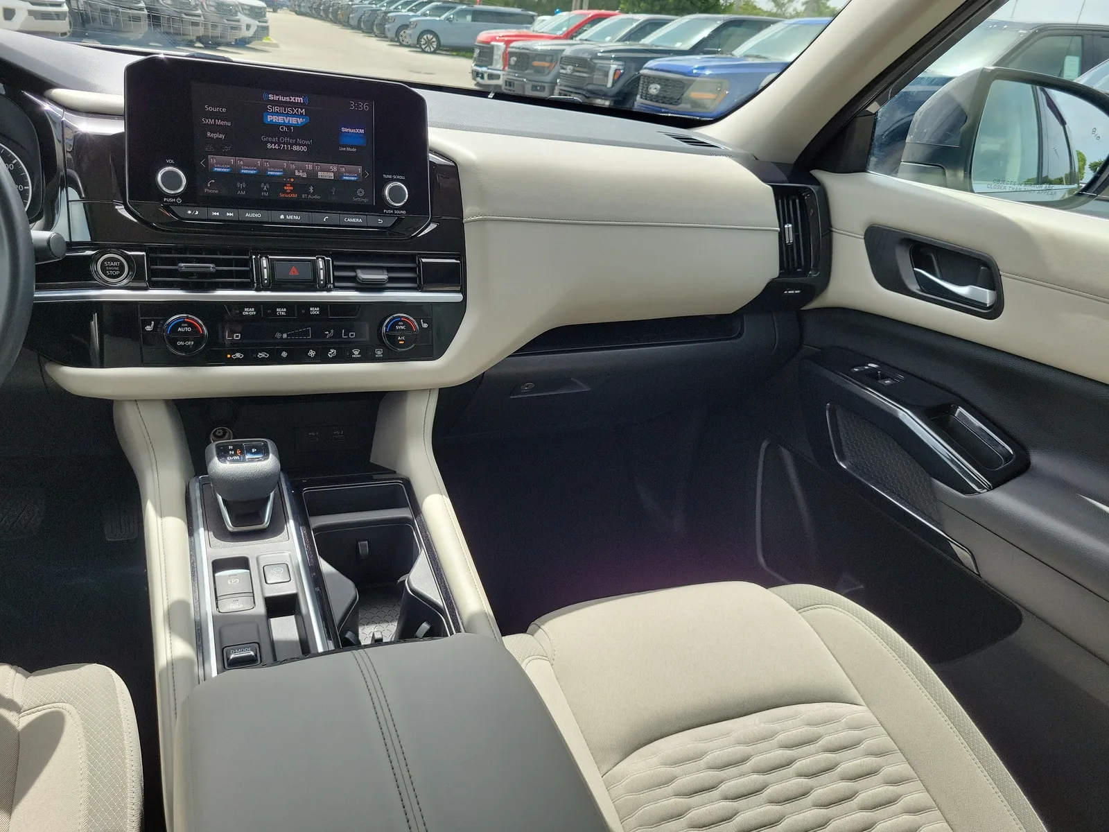 2022 Nissan Pathfinder SV photo 17