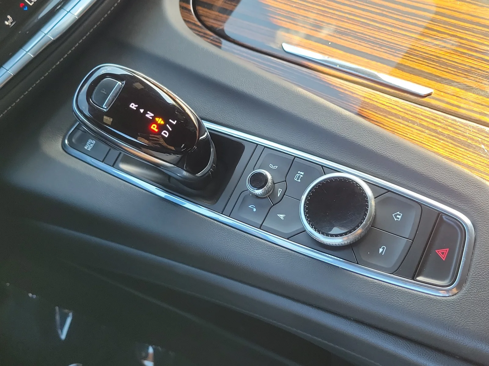 2023 Cadillac Escalade ESV 4WD Premium Luxury photo 28