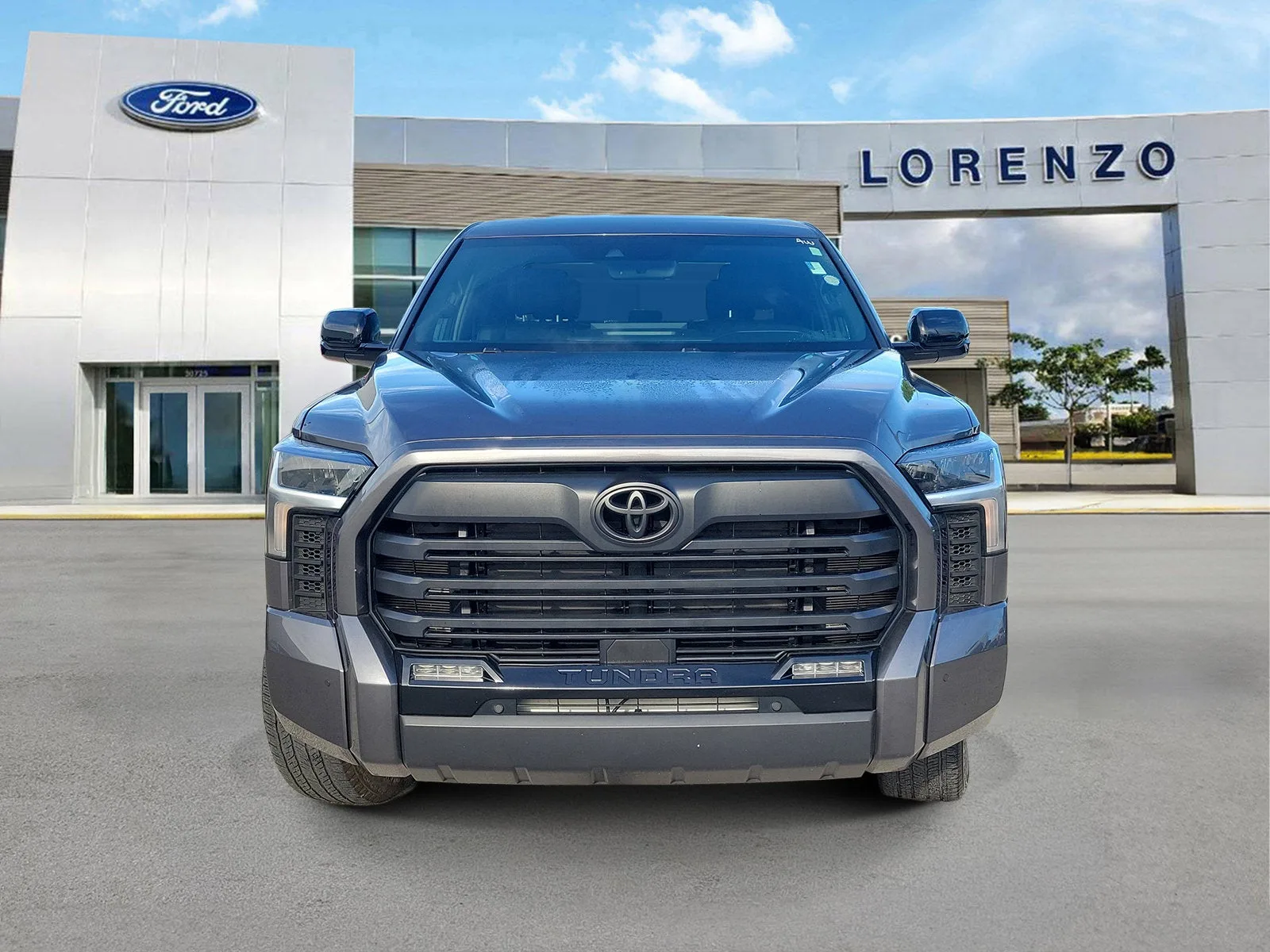2025 Toyota Tundra 4WD Limited photo 2