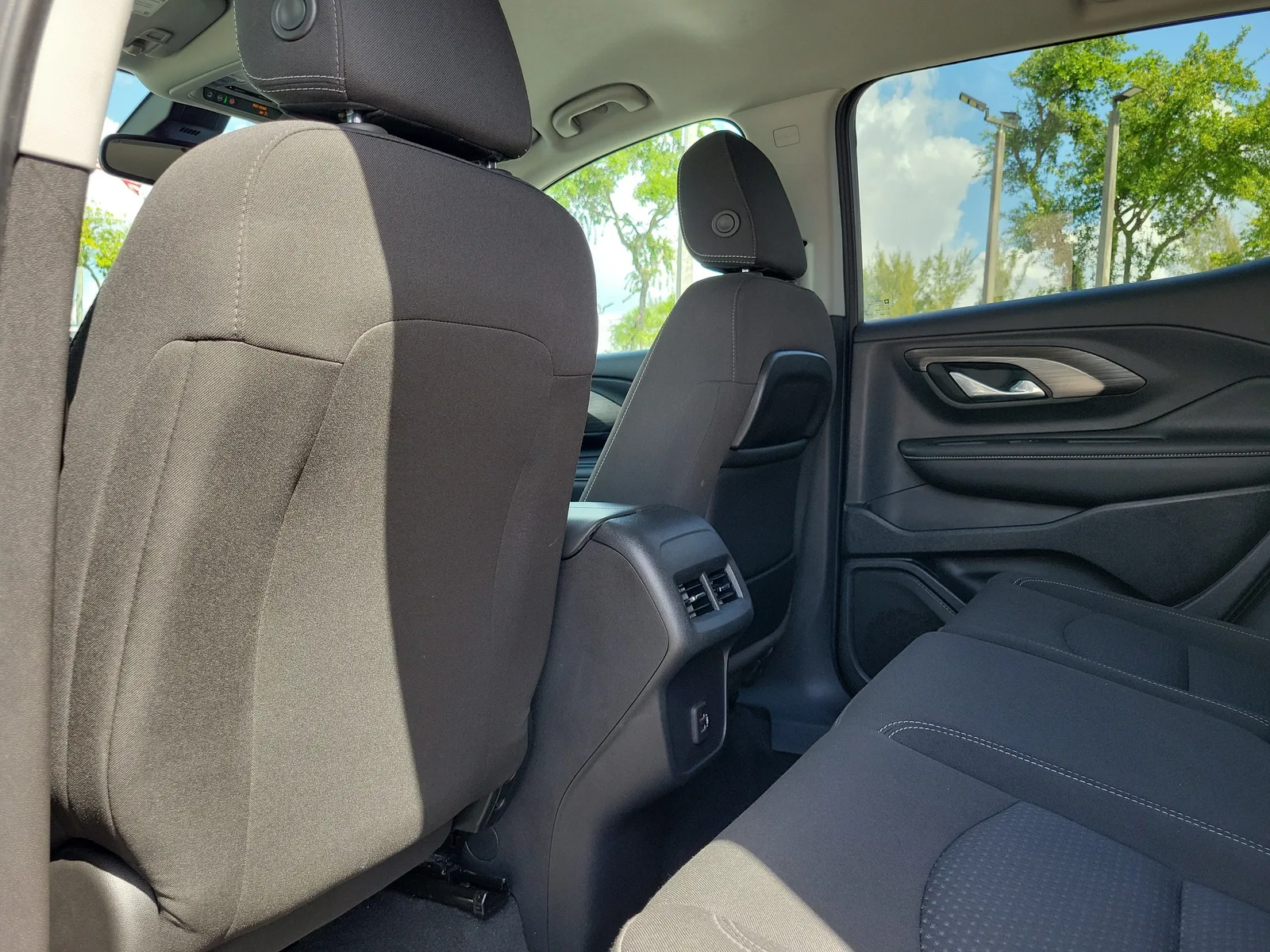 2023 GMC Terrain SLE photo 24