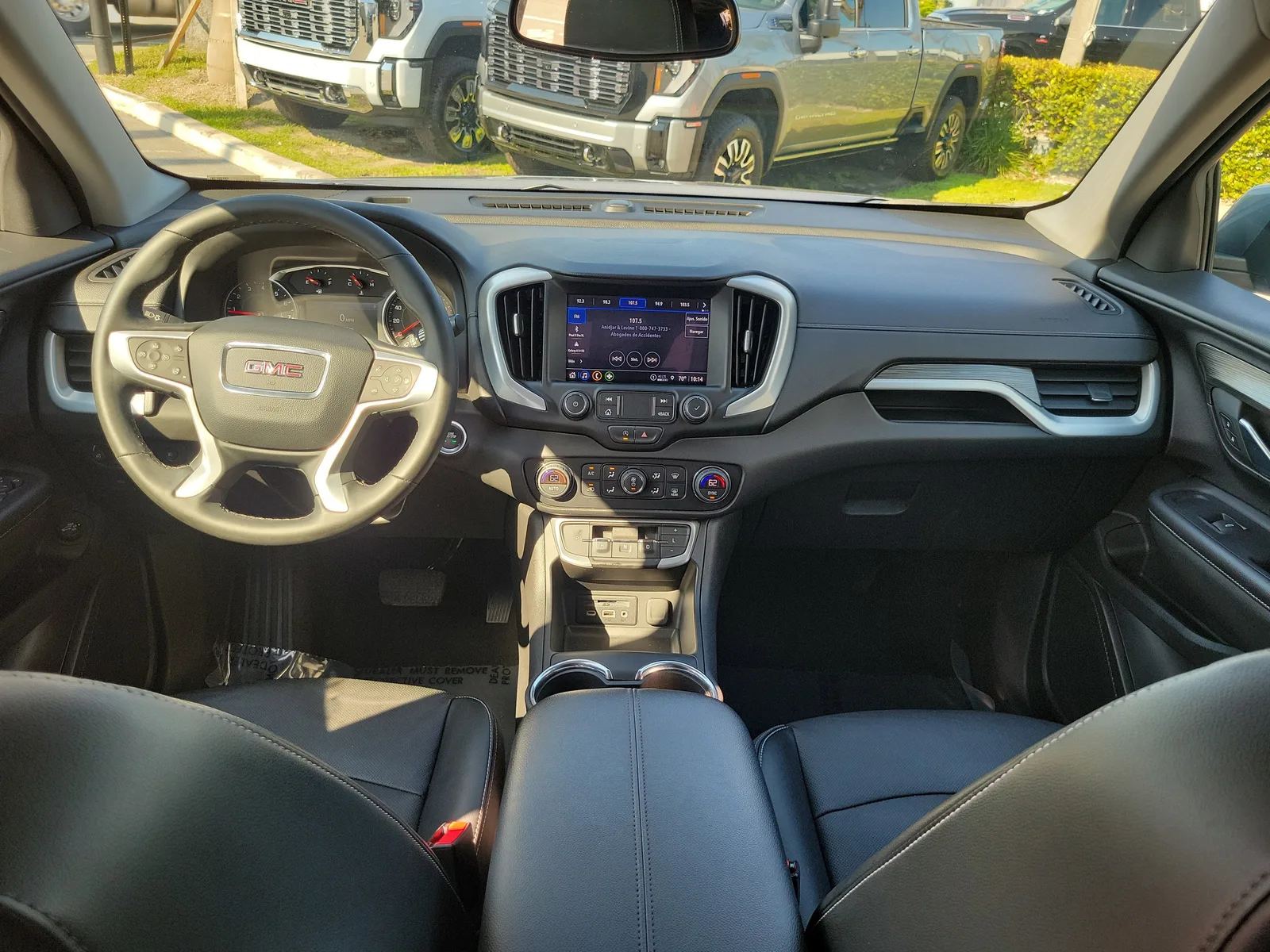 2023 GMC Terrain SLT photo 18