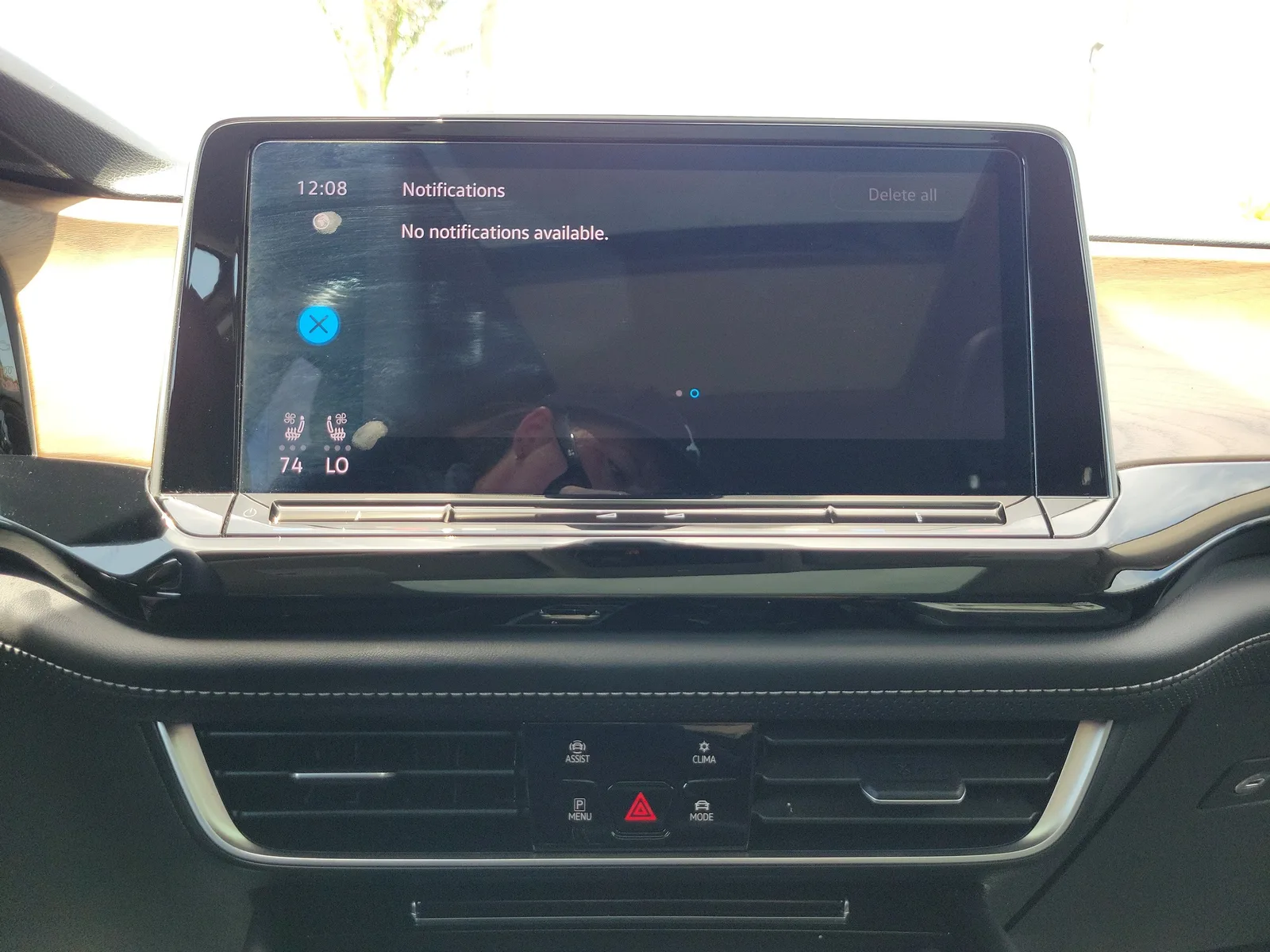 2024 Volkswagen Atlas 2.0T SE w/Technology photo 25