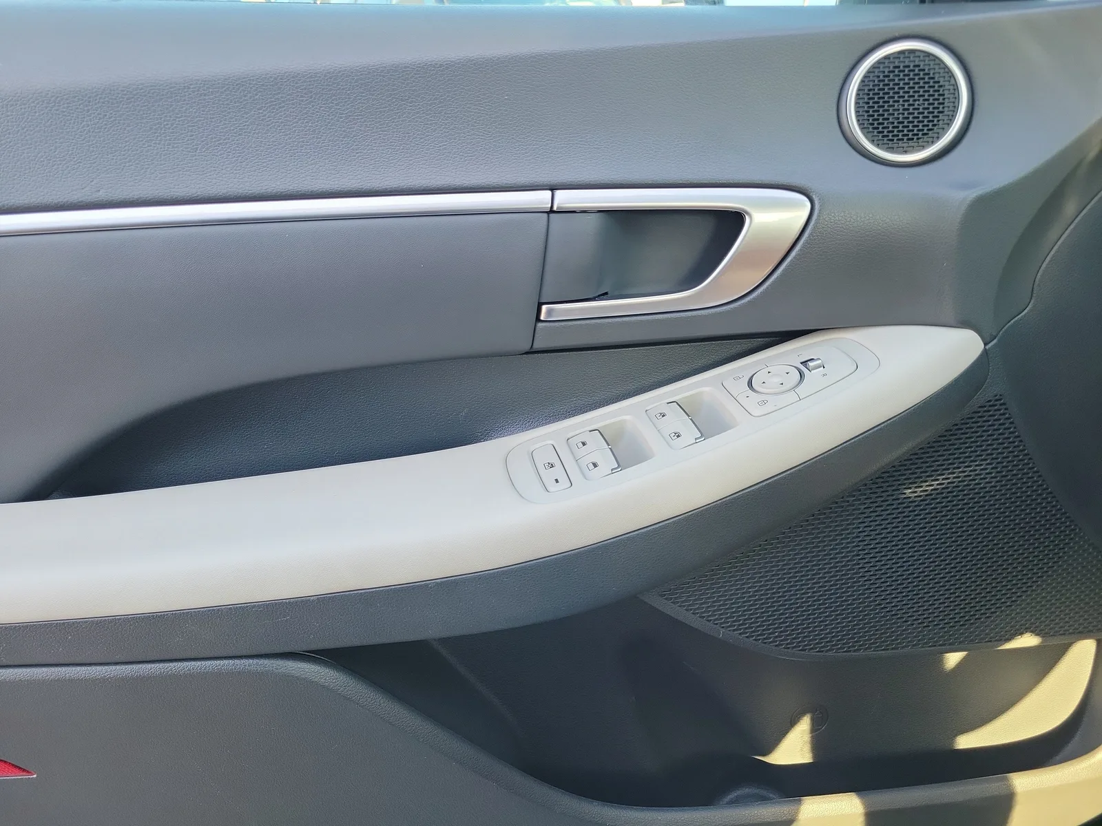 2022 Hyundai Sonata SEL photo 27