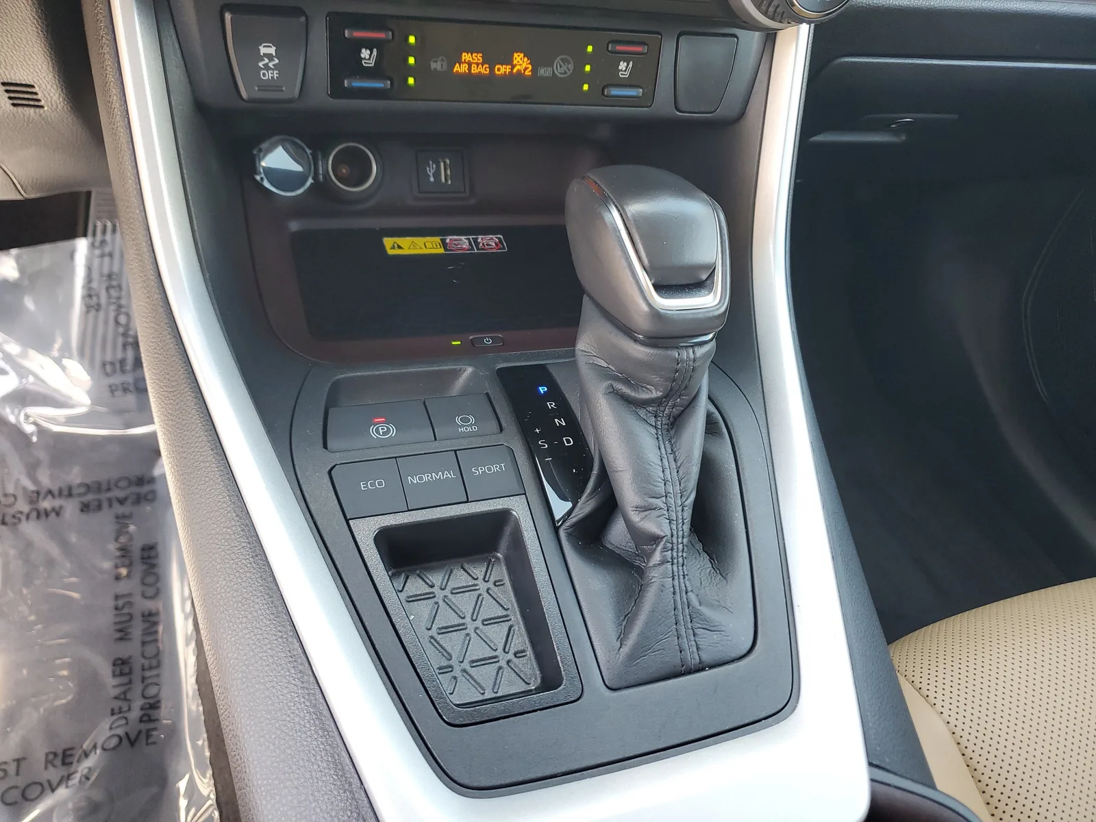 2023 Toyota RAV4 Limited photo 27