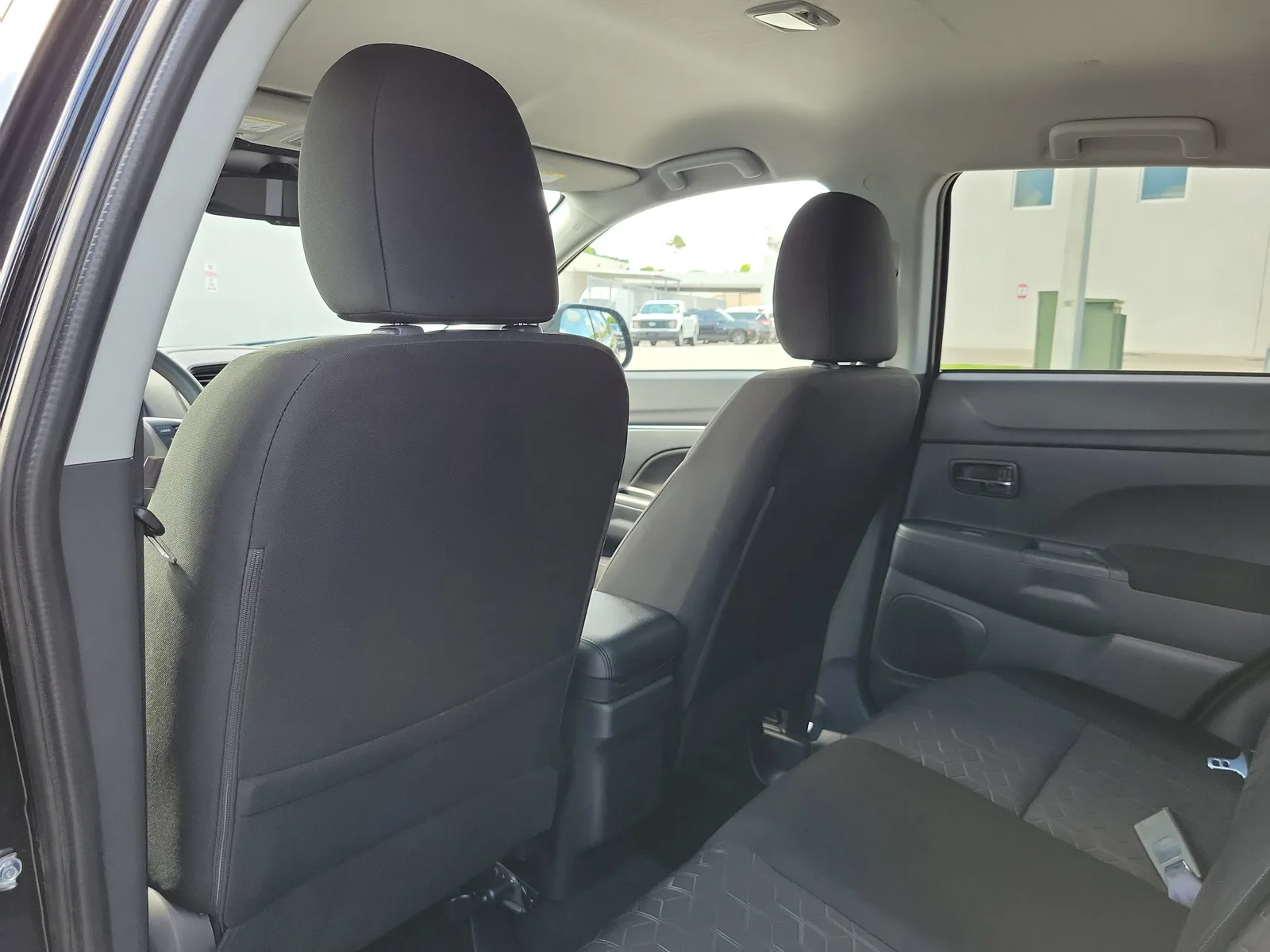 2025 Mitsubishi Outlander Sport ES 4WD photo 14