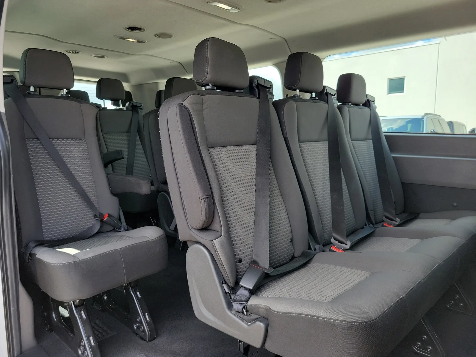 2025 Ford Transit Passenger Wagon XLT photo 13