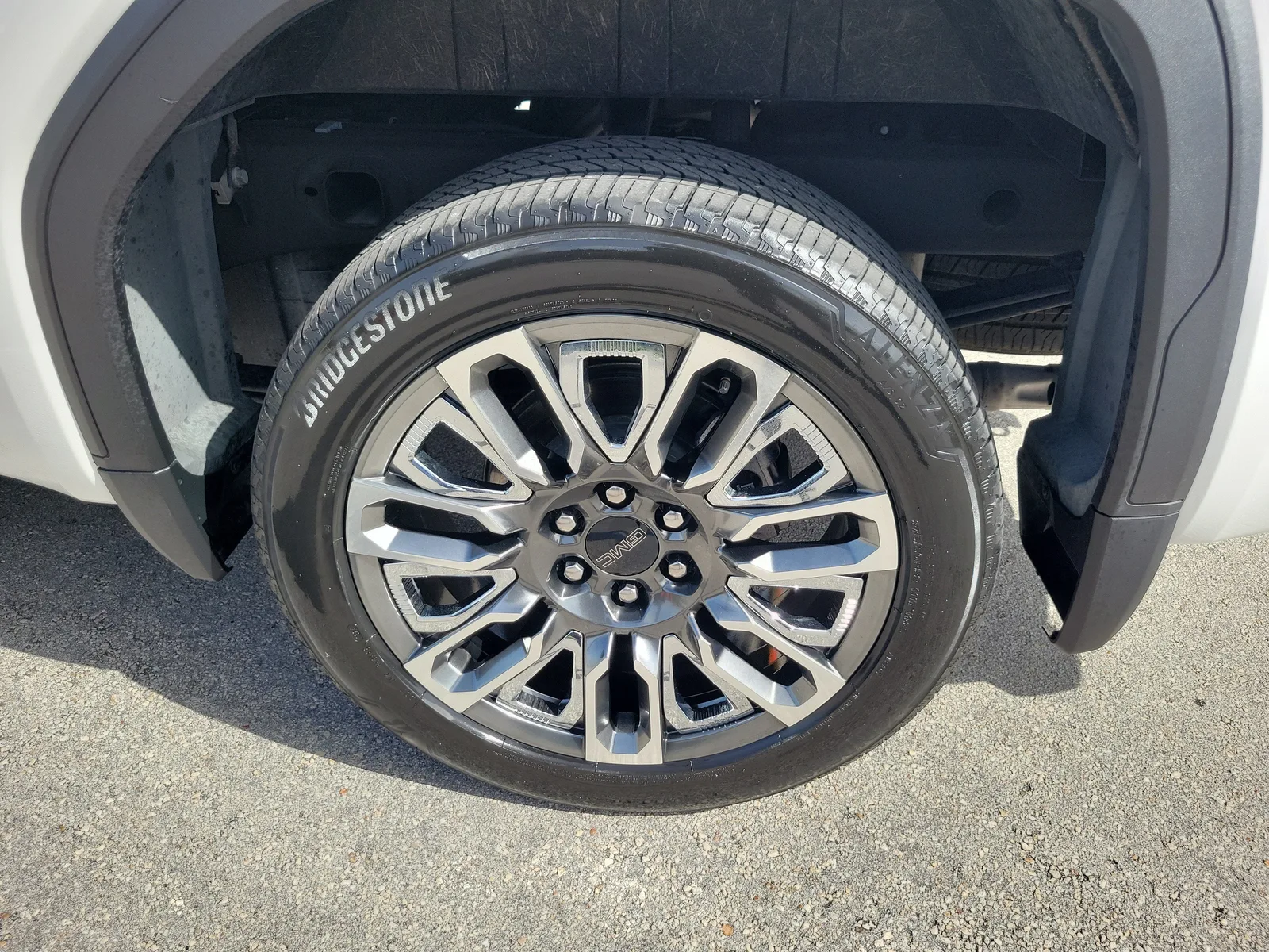 2024 GMC Sierra 1500 Denali Ultimate photo 26