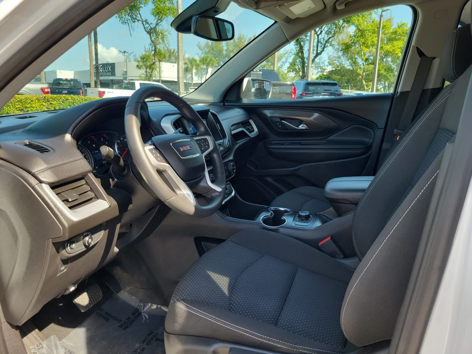 2023 GMC Terrain SLE photo 16