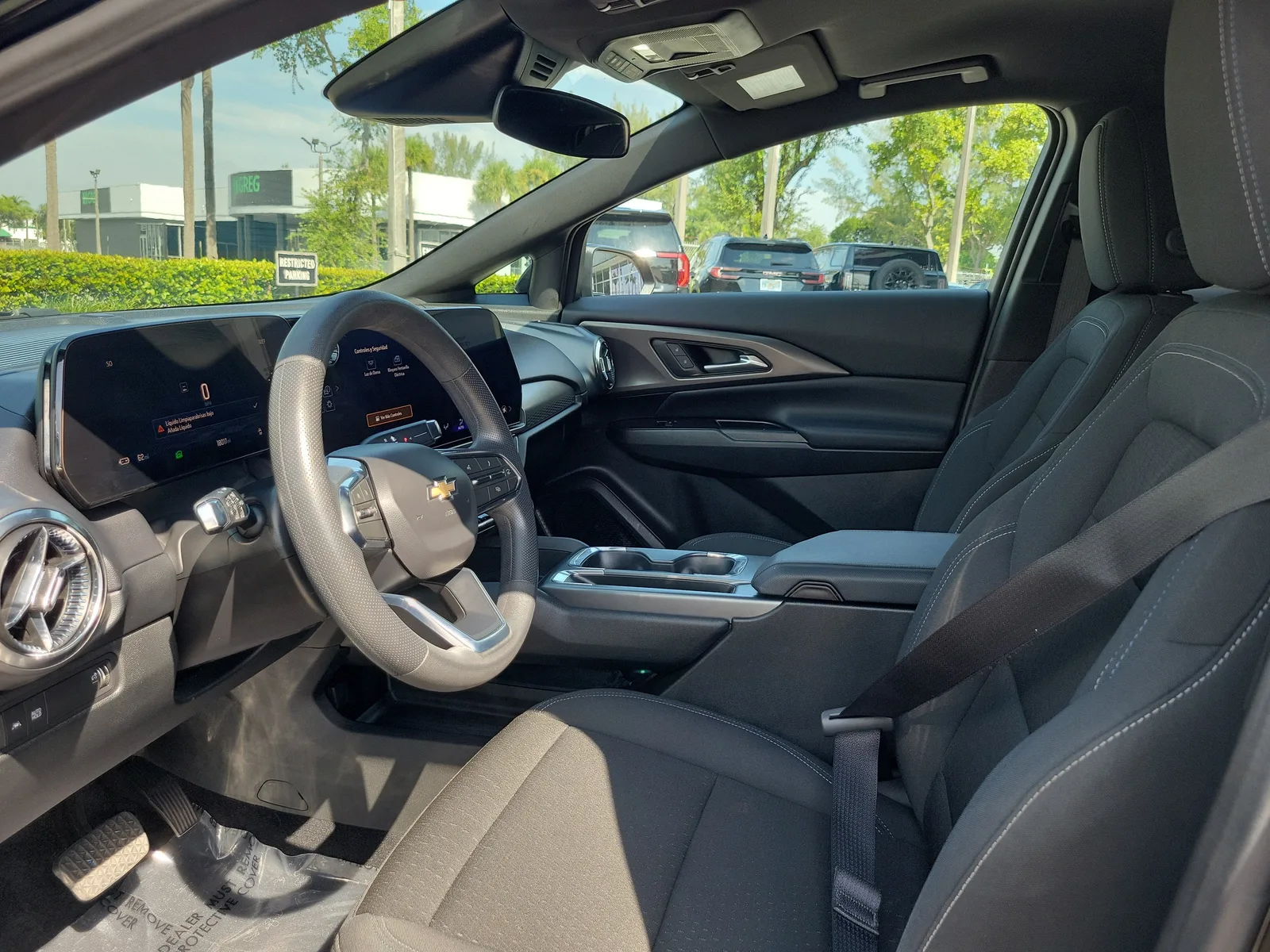 2025 Chevrolet Equinox EV LT photo 12