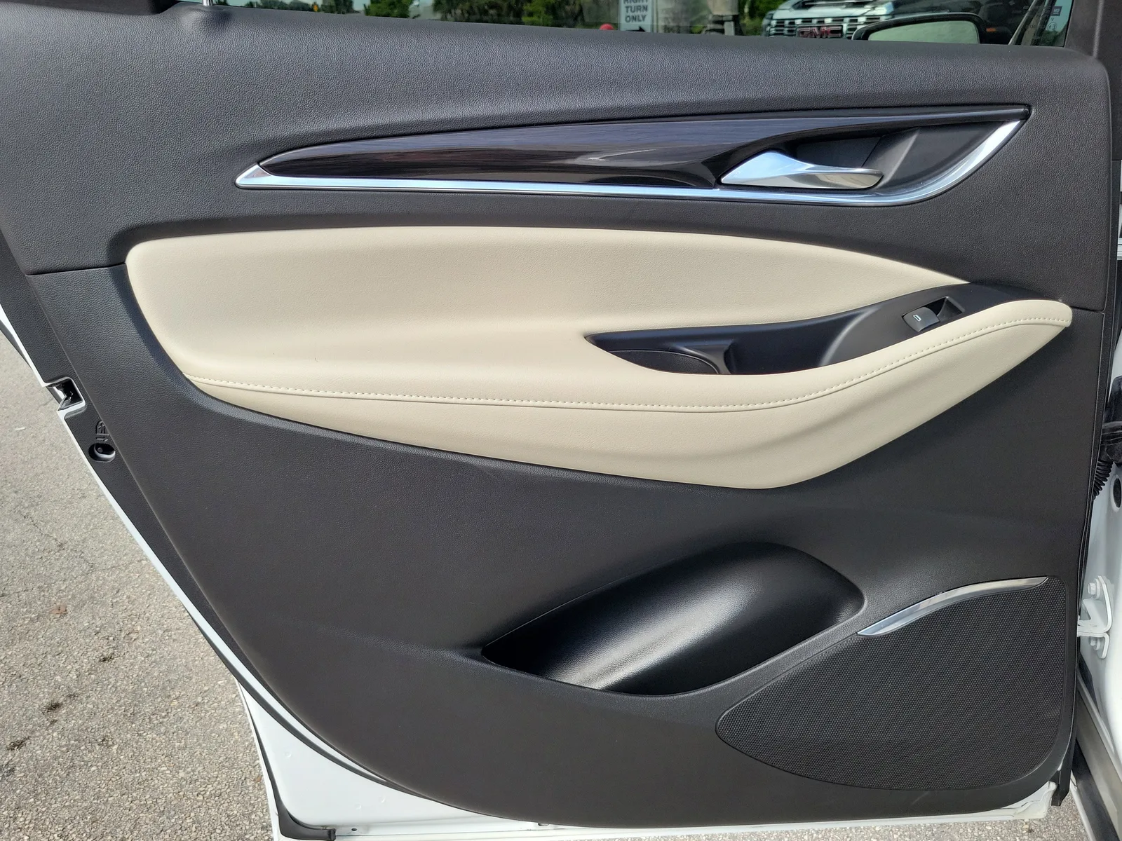 2024 Buick Enclave Essence photo 26
