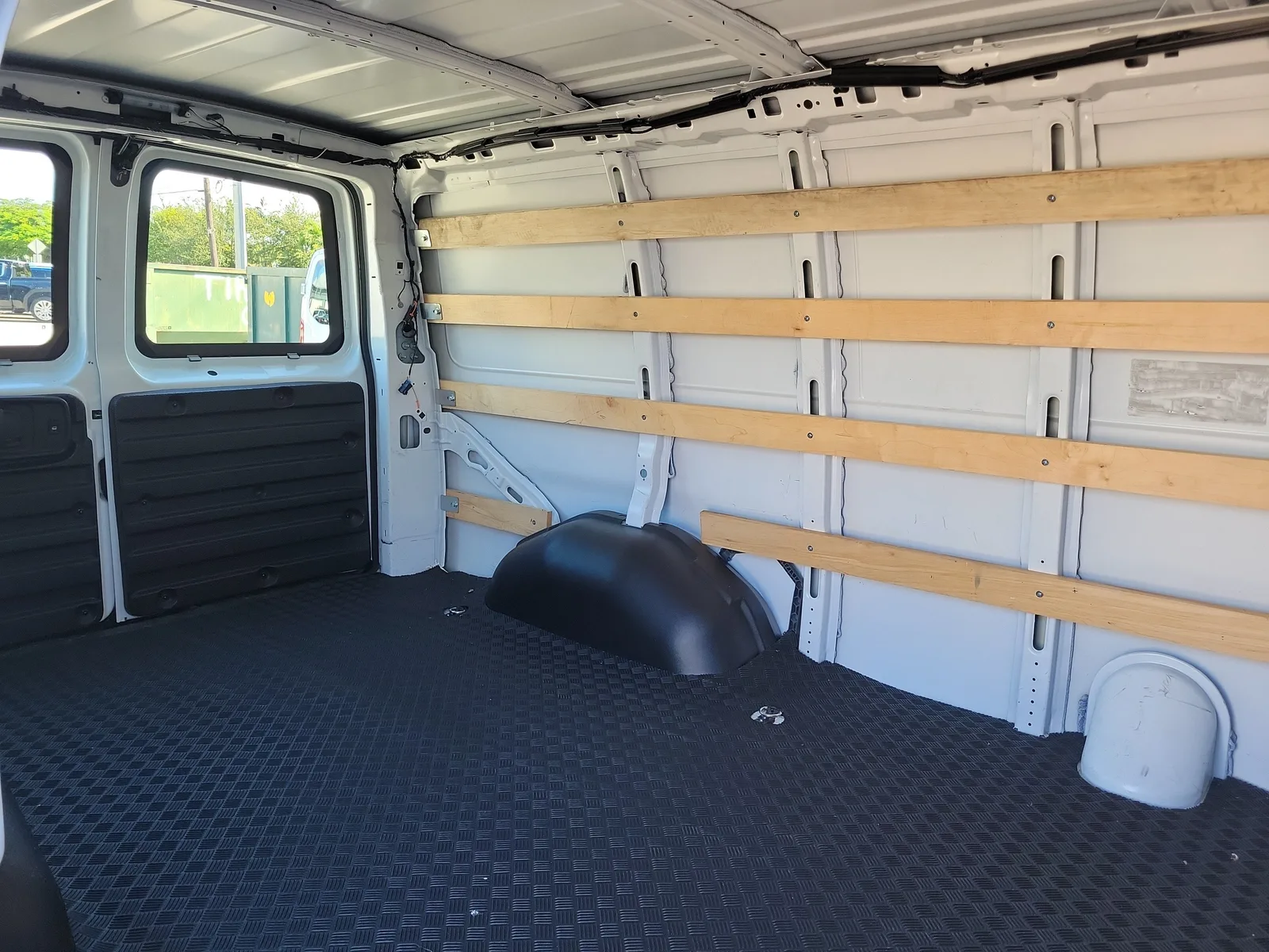 2025 Chevrolet Express Cargo Van Work Van photo 13